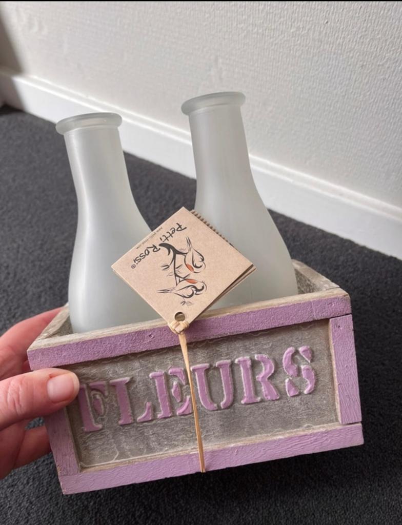 Set vaasjes flesjes vaas in houten bloembak plantenbak, Ophalen of Verzenden, Zo goed als nieuw, Rond, Hout