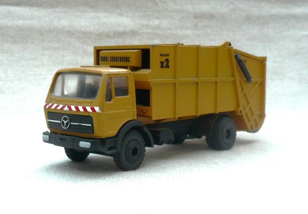 Conrad Mercedes SK vuilniswagen Haller Saval Kronenberg., Ophalen of Verzenden, Gebruikt, Bus of Vrachtwagen, Conrad