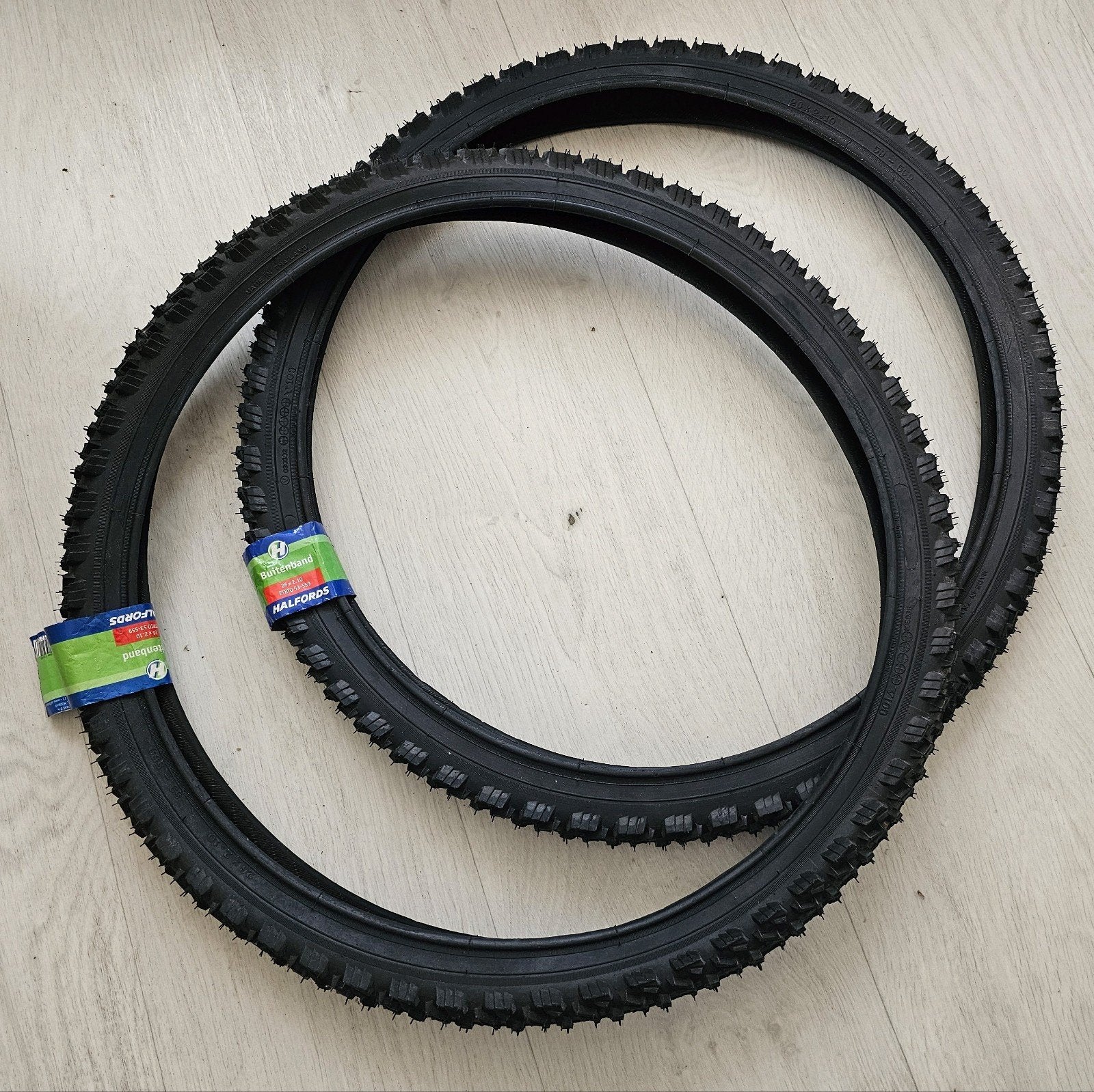 Nieuwe Halfords 26 inch offroad/mountainbike buitenbanden, Nieuw, Ophalen of Verzenden, Gravelbike, Rubber