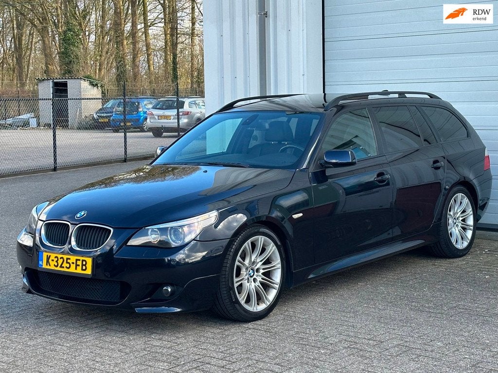 BMW 5-serie Touring 525i High Executive, M-pakket, Xenon, Na, Auto's, Automaat, Achterwielaandrijving, Gebruikt, Zwart