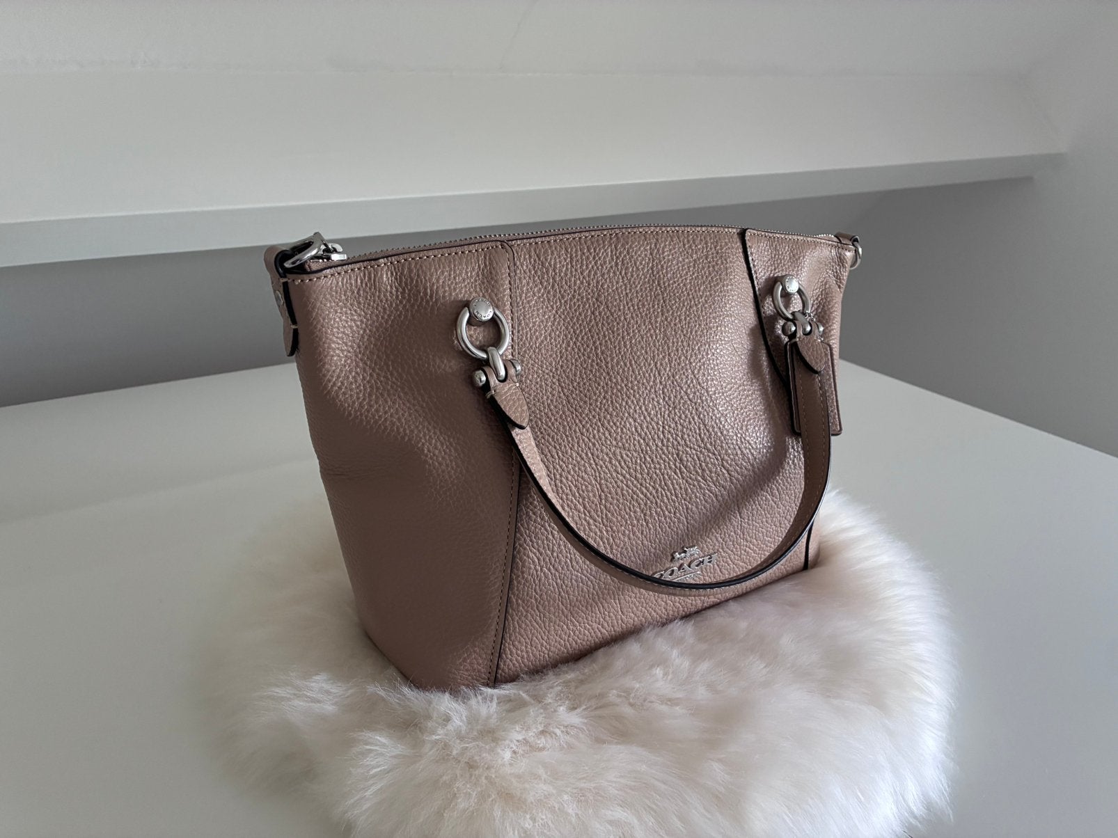 Coach handtas taupe met shoulder strap - als nieuw, Sieraden, Tassen en Uiterlijk, Ophalen of Verzenden, Zo goed als nieuw, Beige