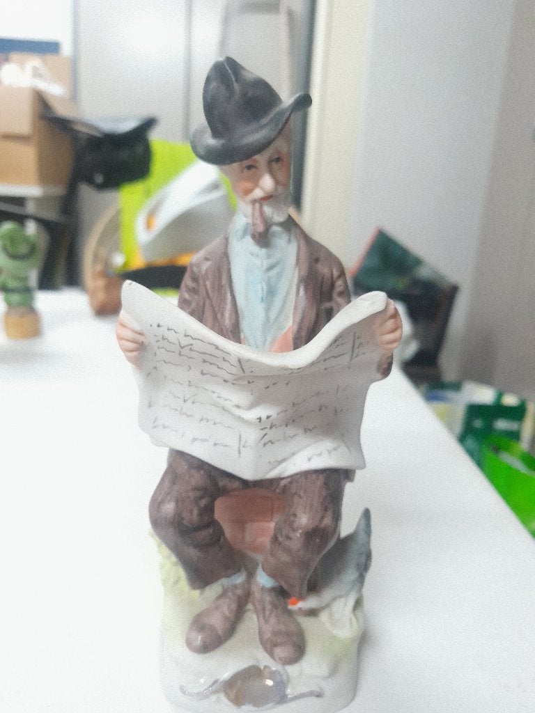 Beeldje Lezende opa (Bruno Merli), Verzamelen, Beelden en Beeldjes, Ophalen of Verzenden, Zo goed als nieuw, Mens