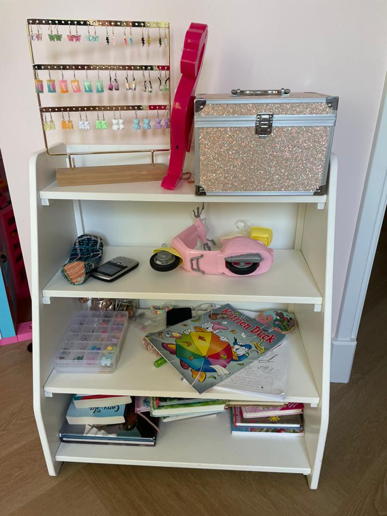 Wit kinderrekje / boekenkastje, Ophalen, Met plank(en), Gebruikt, 50 tot 100 cm