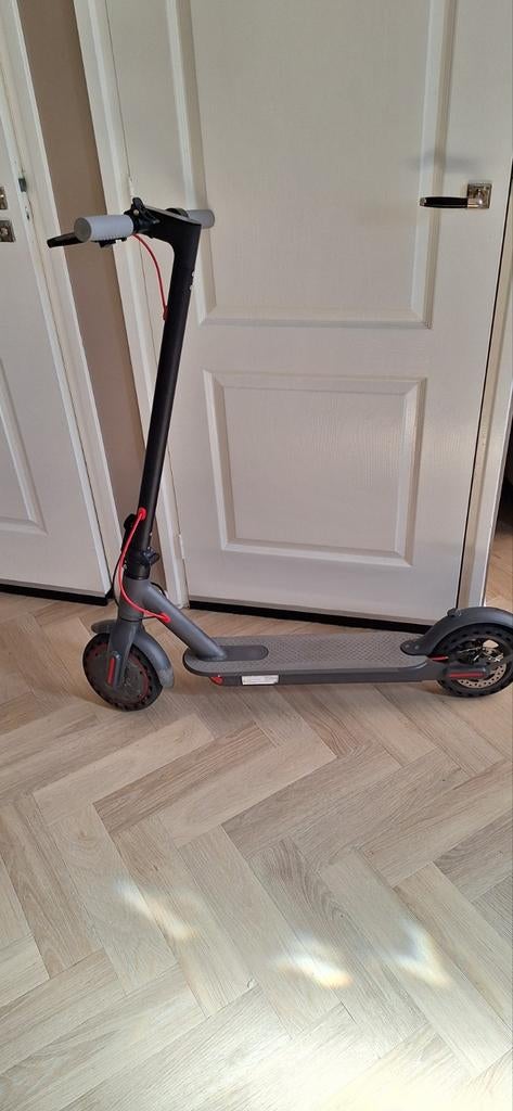 Elektrische Step (E-scooter) - Goede staat, incl. oplader, Fietsen en Brommers, Ophalen, Gebruikt, Elektrische step (E-scooter)
