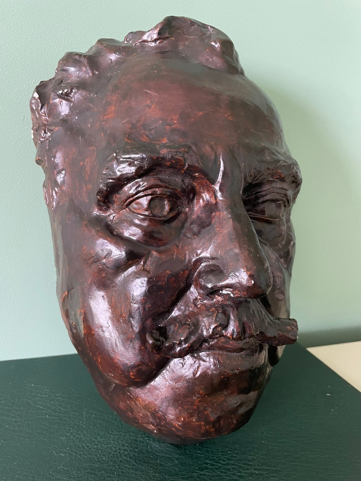 Gipsen gezichtsafdruk • ‘Mijnheer Blum’ aug 1948 • H30 cm, Gips, Bruin, Europa, Modern