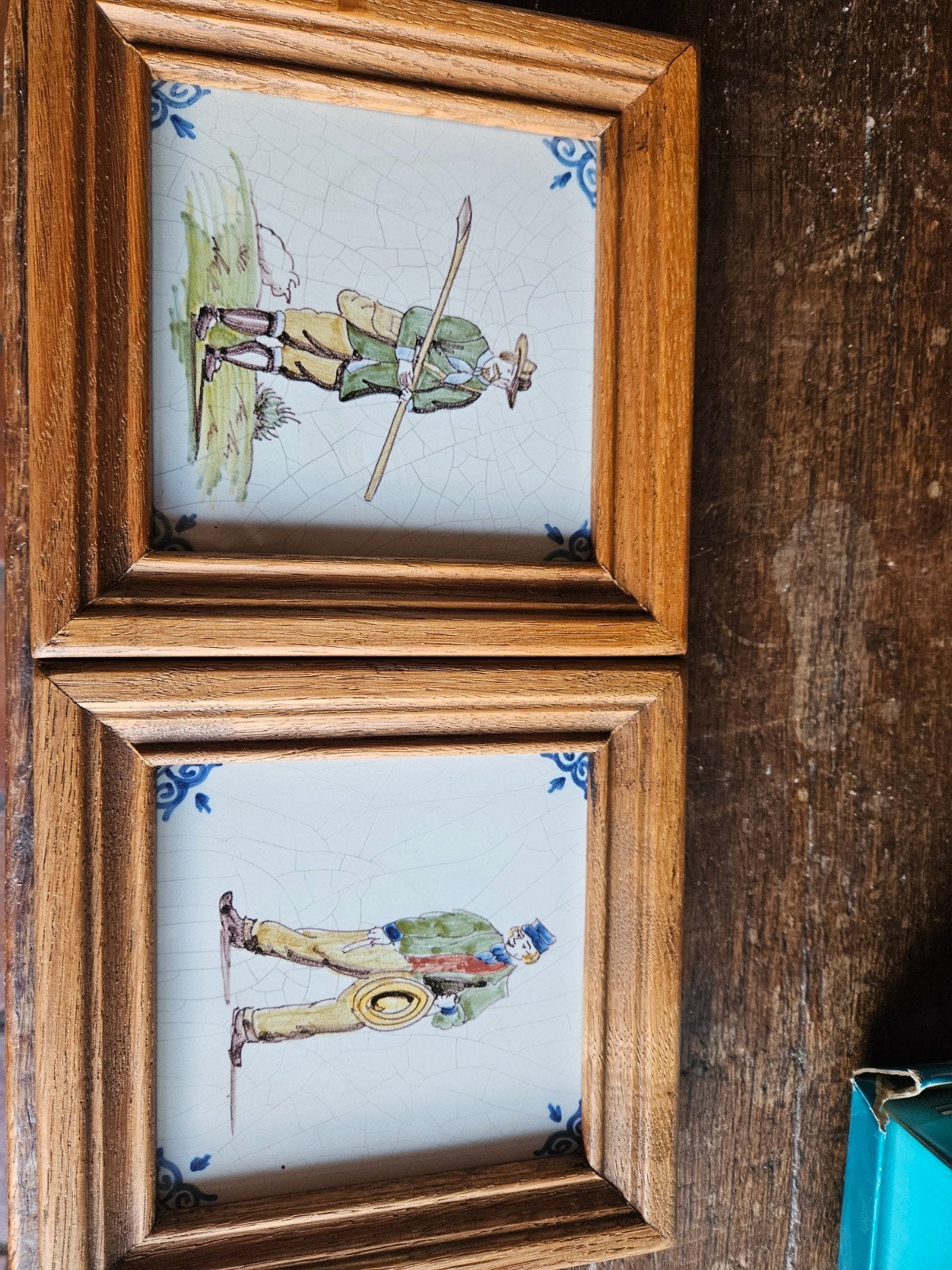 2 fraaie handgeschilderde tegeltjes van Makkum, Antiek en Kunst, Ophalen of Verzenden