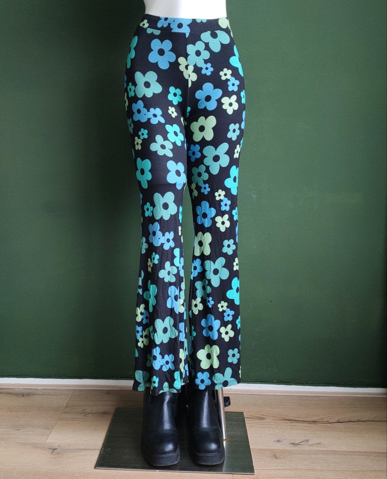 ASOS DESIGN flared broek met bloemenprint, Meerkleurig, ASOS DESIGN, Ophalen of Verzenden, Zo goed als nieuw