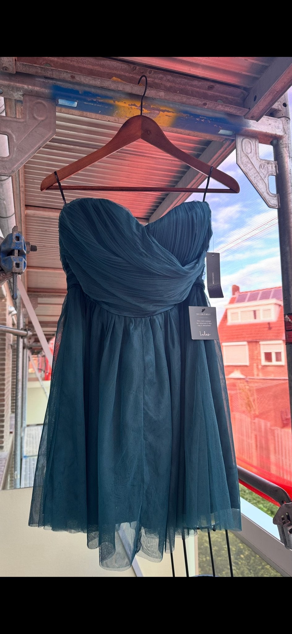 Nieuw met kaartjes: Strapless Tule Galajurk - Bruidsmeisje, Kleding | Dames, Maat 38/40 (M), Nieuw, Ophalen of Verzenden, Boven de knie