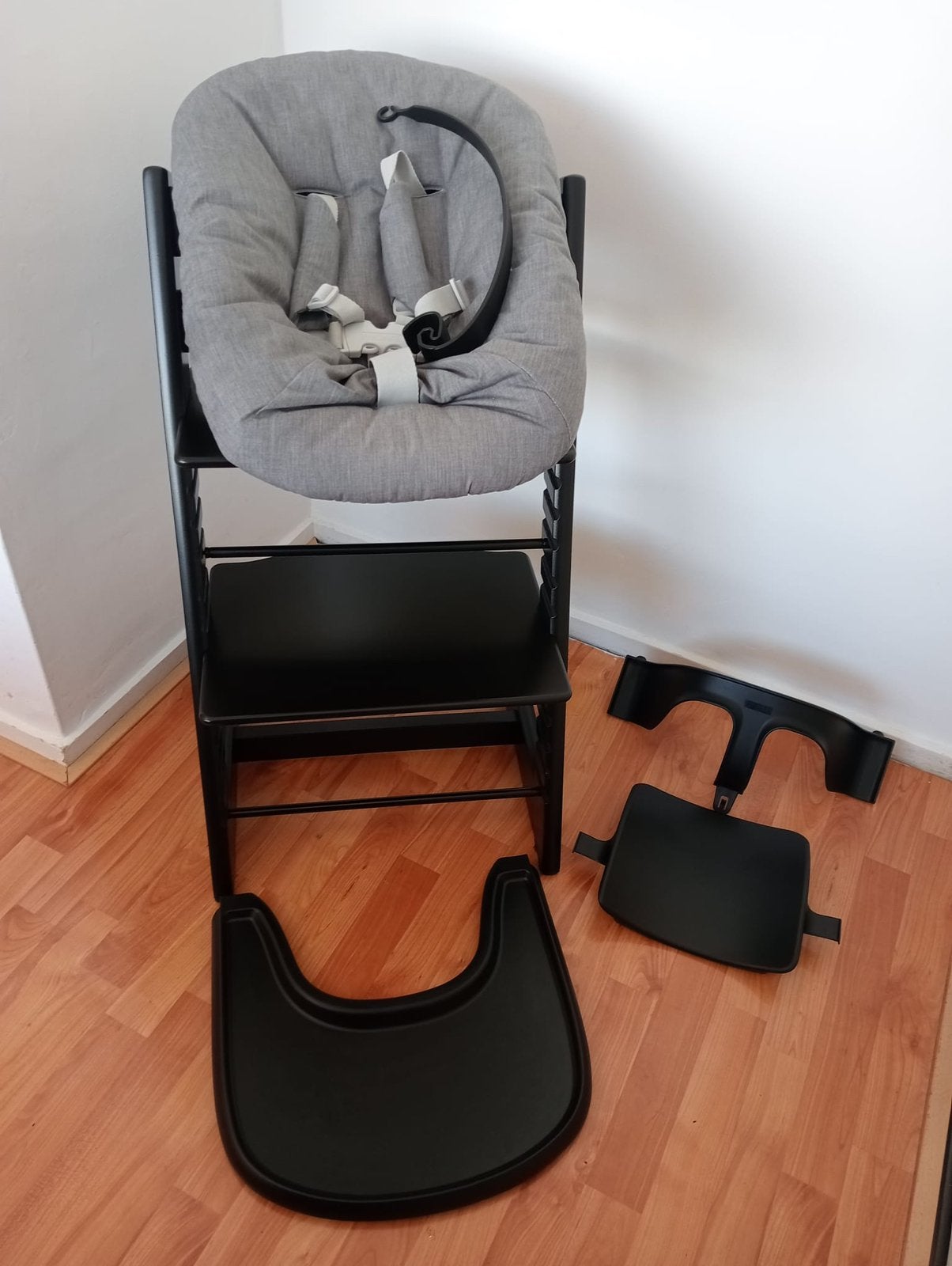 Complete Stokke Tripp Trapp Kinderstoel ZWART trip trap, Kinderen en Baby's, Kinderstoelen, Ophalen, Zo goed als nieuw, Meegroeistoel