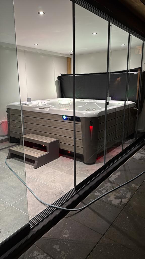 HotSpring Grandee NXT Spa - dikste jacuzzi van hotspring, Ophalen of Verzenden, Gebruikt, Afdekzeil, Vast