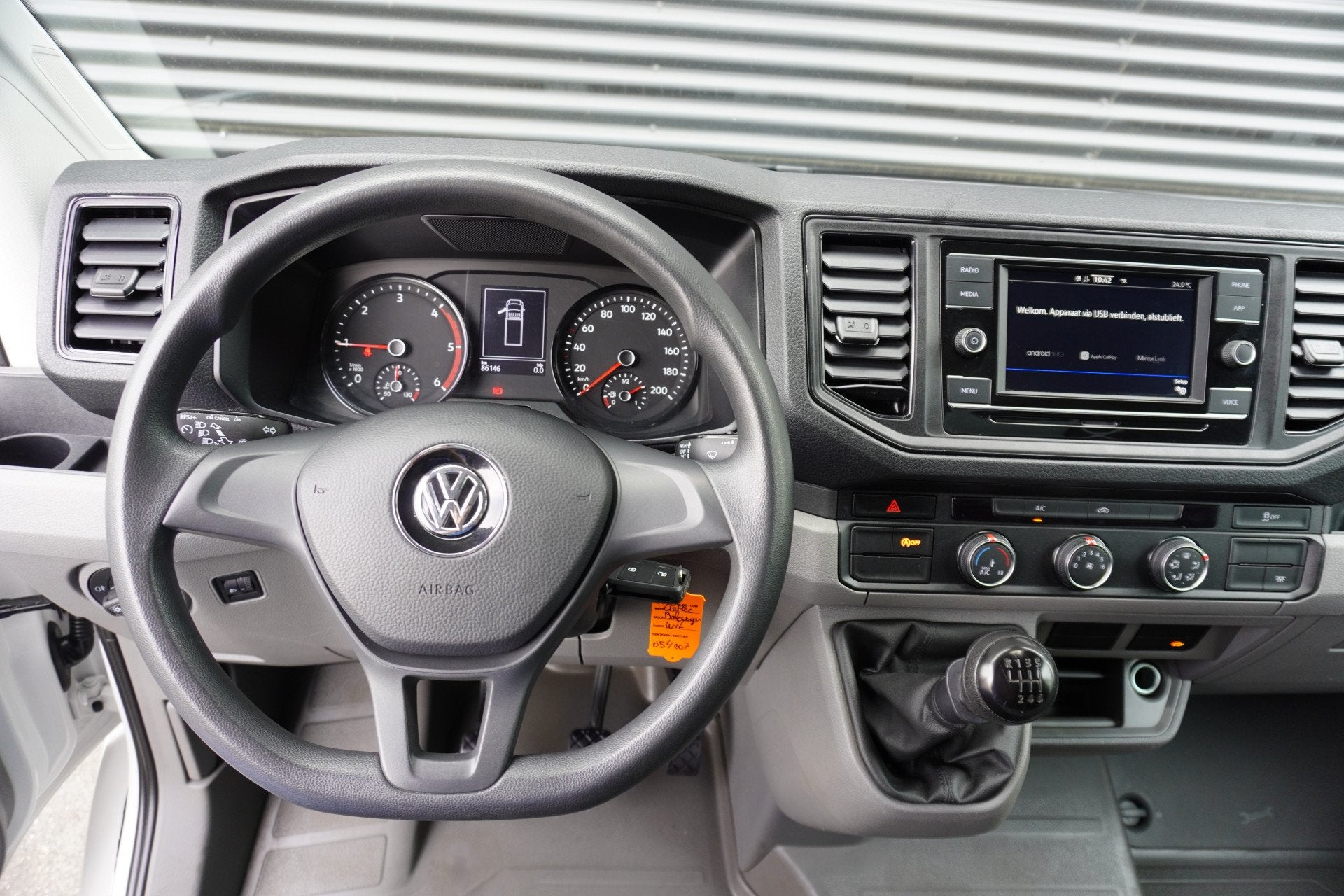 Volkswagen Crafter 140pk Bakwagen Laadklep Zijdeur Apple Car, Voorwielaandrijving, Gebruikt, Volkswagen, Wit