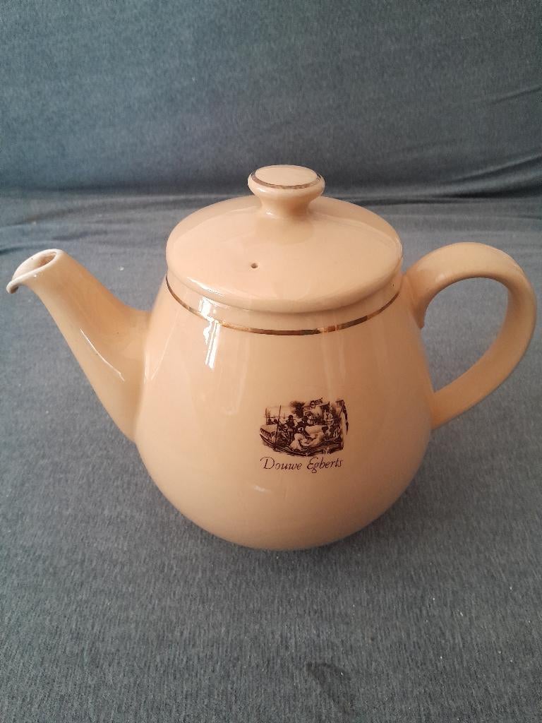 Theepot Douwe Egberts, Ophalen