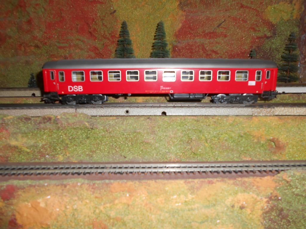 Märklin 4045, Personenrijtuig Denemarken, metaal, rood, Hobby en Vrije tijd, Wisselstroom, Wagon, Ophalen of Verzenden, Zo goed als nieuw