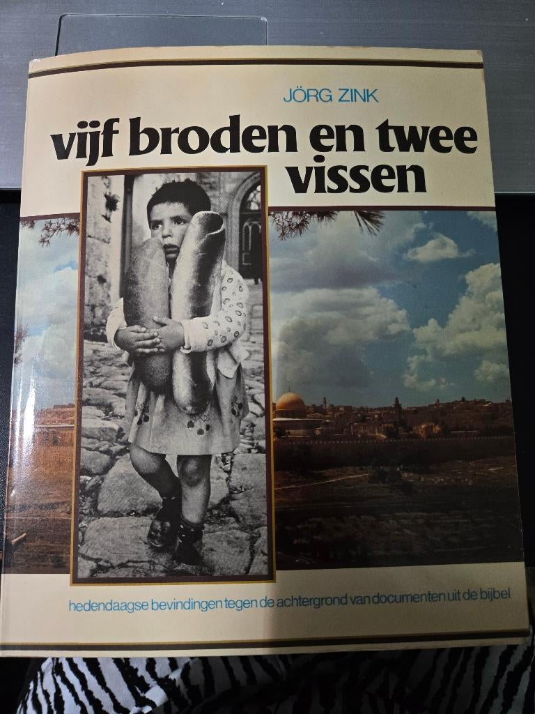 Boek:Vijf broden en twee vissen 1973 2e druk, Boeken, Ophalen, Gelezen, Jorg Zink