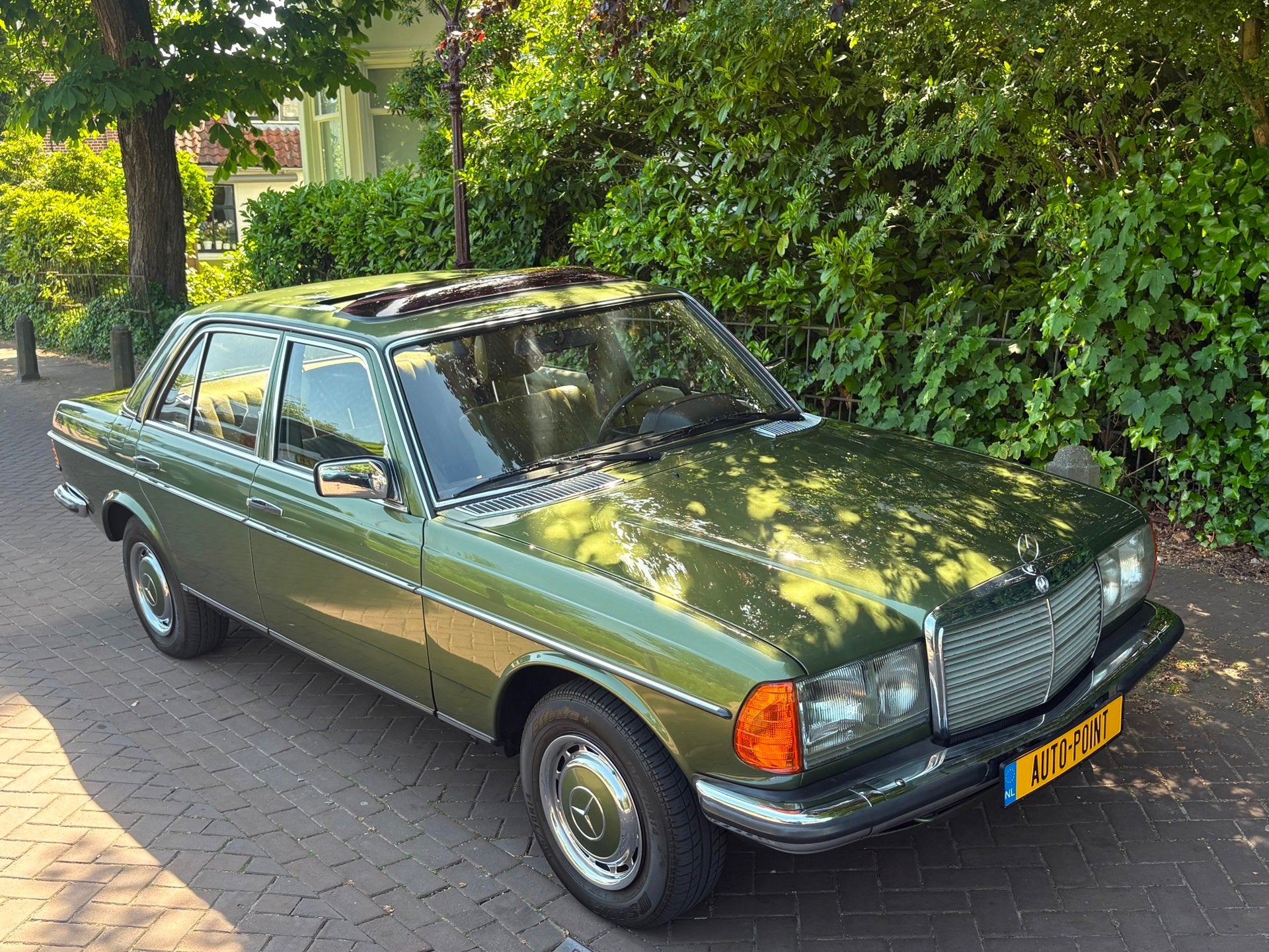 Mercedes-Benz 200-280 (W123) 280 AUTOMAAT/UNIEK MOOI/SCHUIFD, foto 2