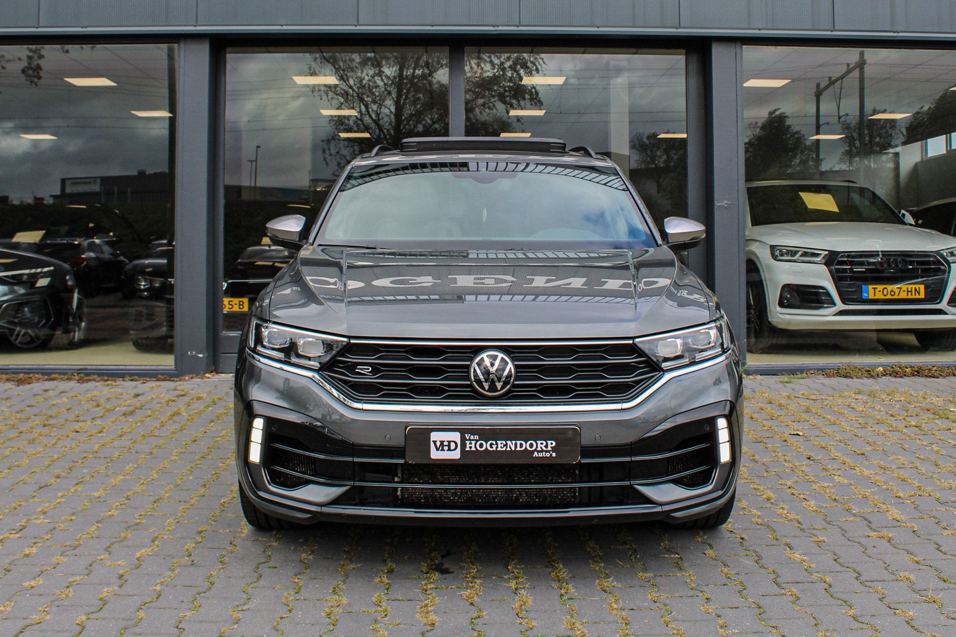 Volkswagen T-ROC 2.0 TSI 4Motion R PANO NAVI CAMERA LEER, Auto's, Dealer onderhouden, Gebruikt, 4 cilinders, 1984 cc