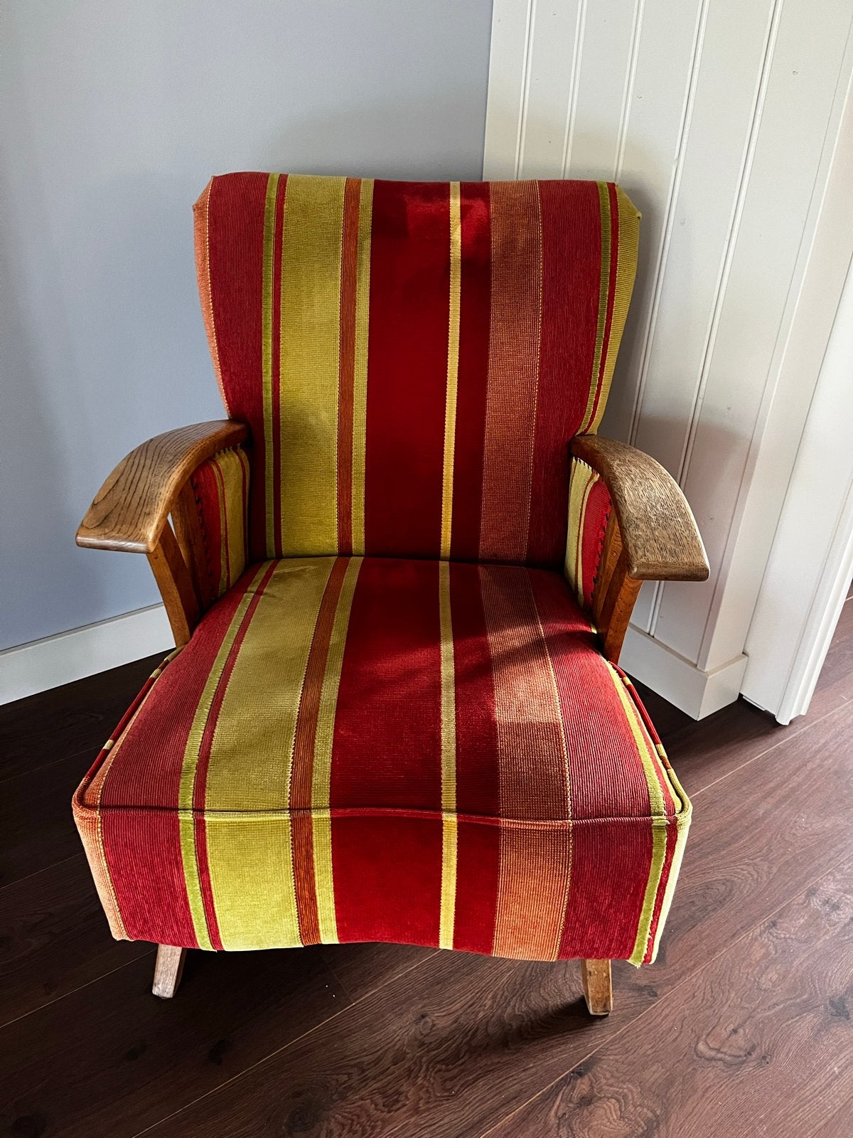 Vintage fauteuil met gestreepte bekleding, Ophalen