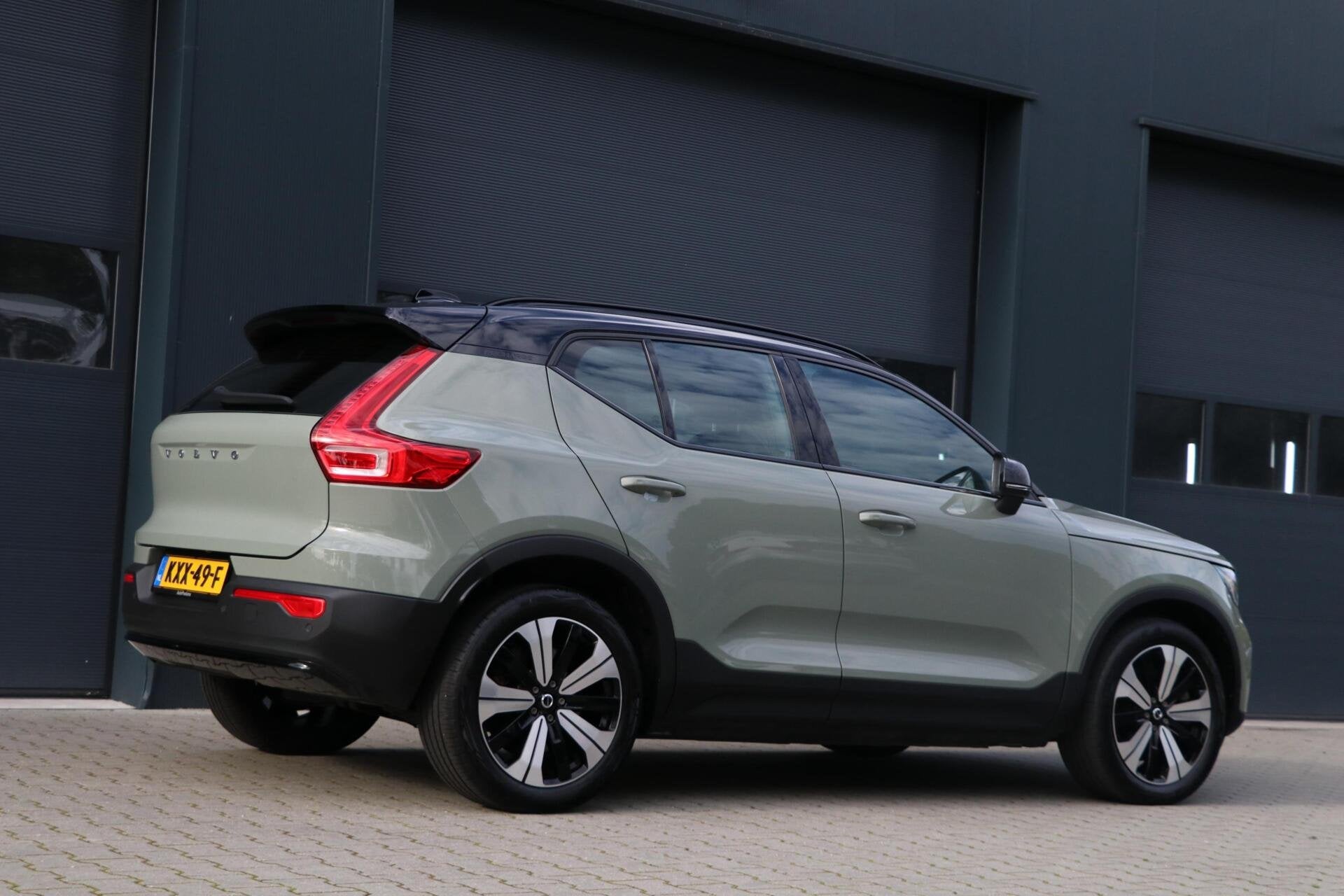 Foto 9 van Volvo XC40 Recharge Pro 70kWh AdaptiveCruise Camera Stoel/st