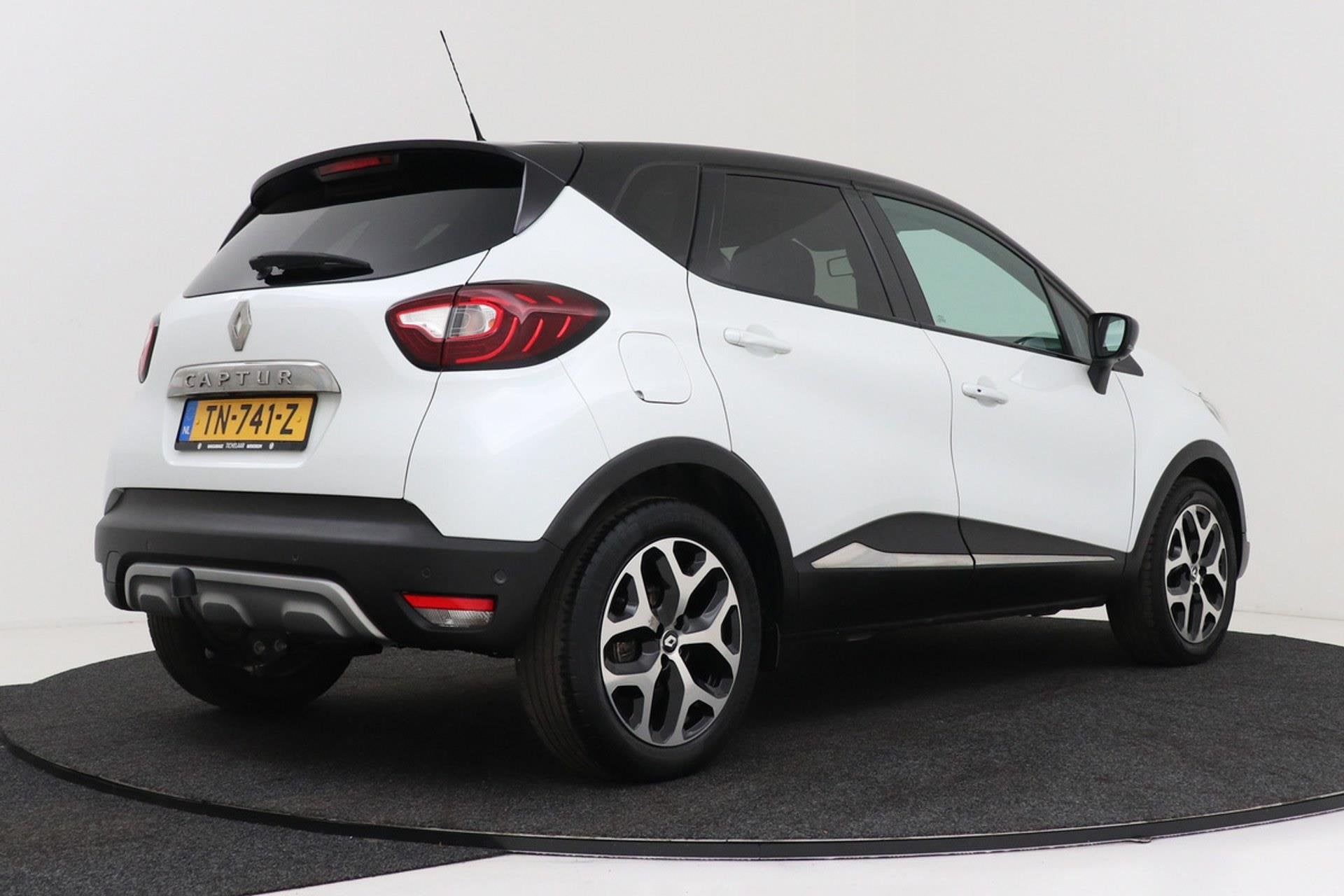 Renault Captur 1.2 TCe Intens | Trekhaak | CarPlay | Camera, Auto's, Renault, Stof, Gebruikt, 4 cilinders, 635 kg