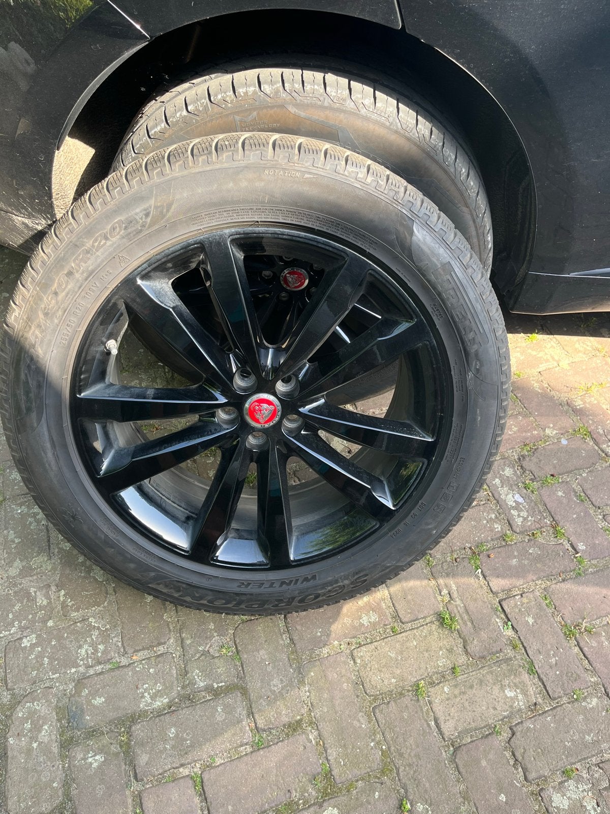 Jaguar F-Pace 20" velgen Pirelli winterbanden - Nieuwstaat, Ophalen, Gebruikt, 255 mm, Banden en Velgen