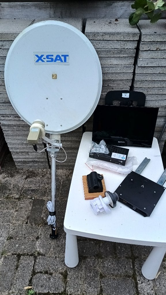 Satelietschotel/ TV/ Receiver / montageset (lees advert!), Caravans en Kamperen, Camper-accessoires, Ophalen of Verzenden, Gebruikt