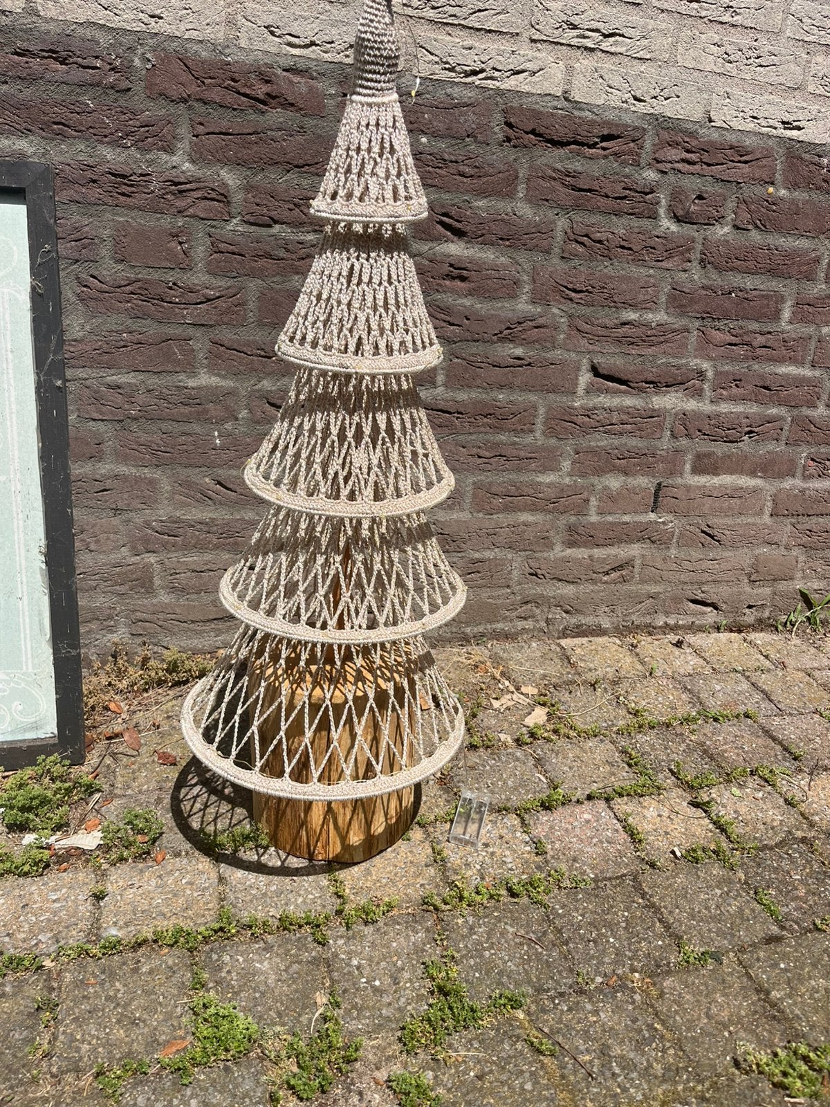 kerstboom op houten stam, Diversen, Kerst, Ophalen, Zo goed als nieuw