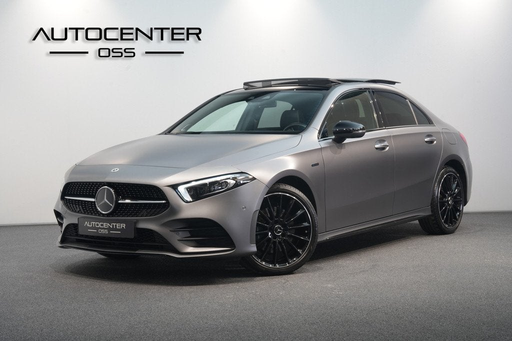Mercedes-Benz A-Klasse 250 e Limousine AMG MAGNO MAT  VOL, 12 maanden, Gebruikt, Zwart, 4 cilinders