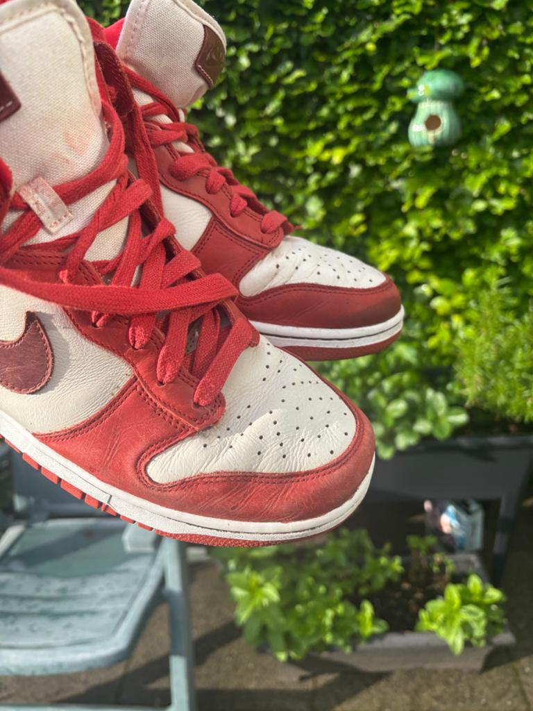 Nike Dunk High Cinnabar - Maat 43, Kleding | Dames, Schoenen, Gedragen, Sneakers of Gympen, Rood, Ophalen of Verzenden