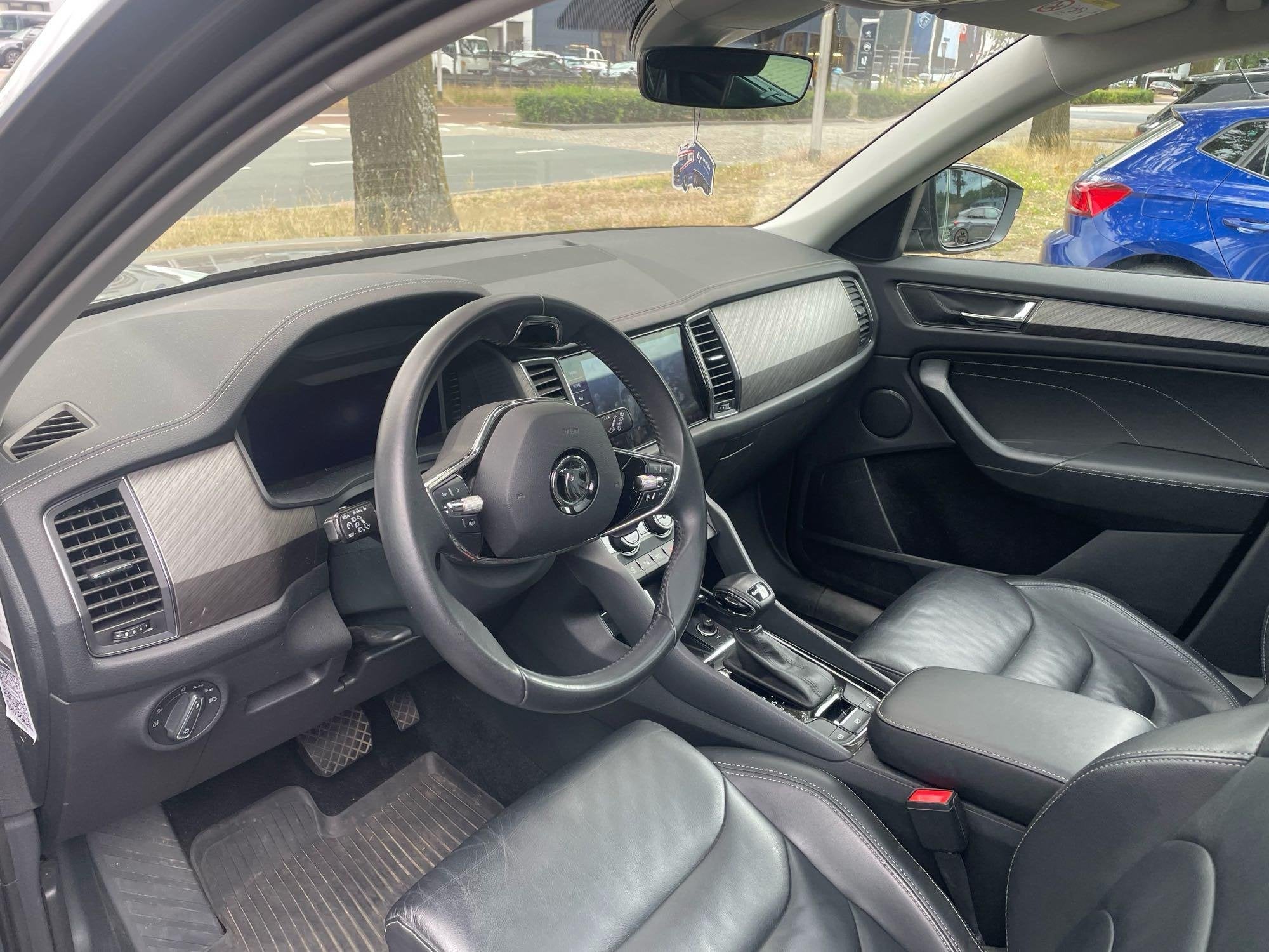 Skoda Kodiaq 1.5 TSI Business Edition Plus 7p. Panoramadak |, Auto's, 12 maanden, 4 cilinders, 7 stoelen, Bedrijf