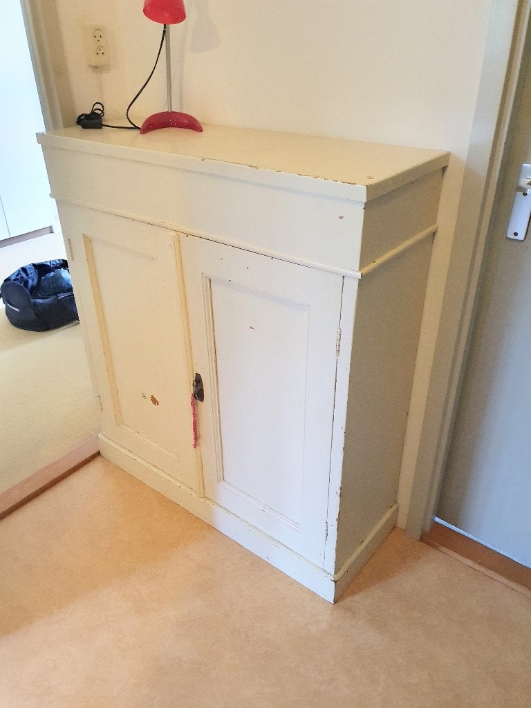 Wit dressoir uit oud Klooster in Etten (Gld), Oud boeren stijl, Grenenhout, 25 tot 50 cm, Gebruikt