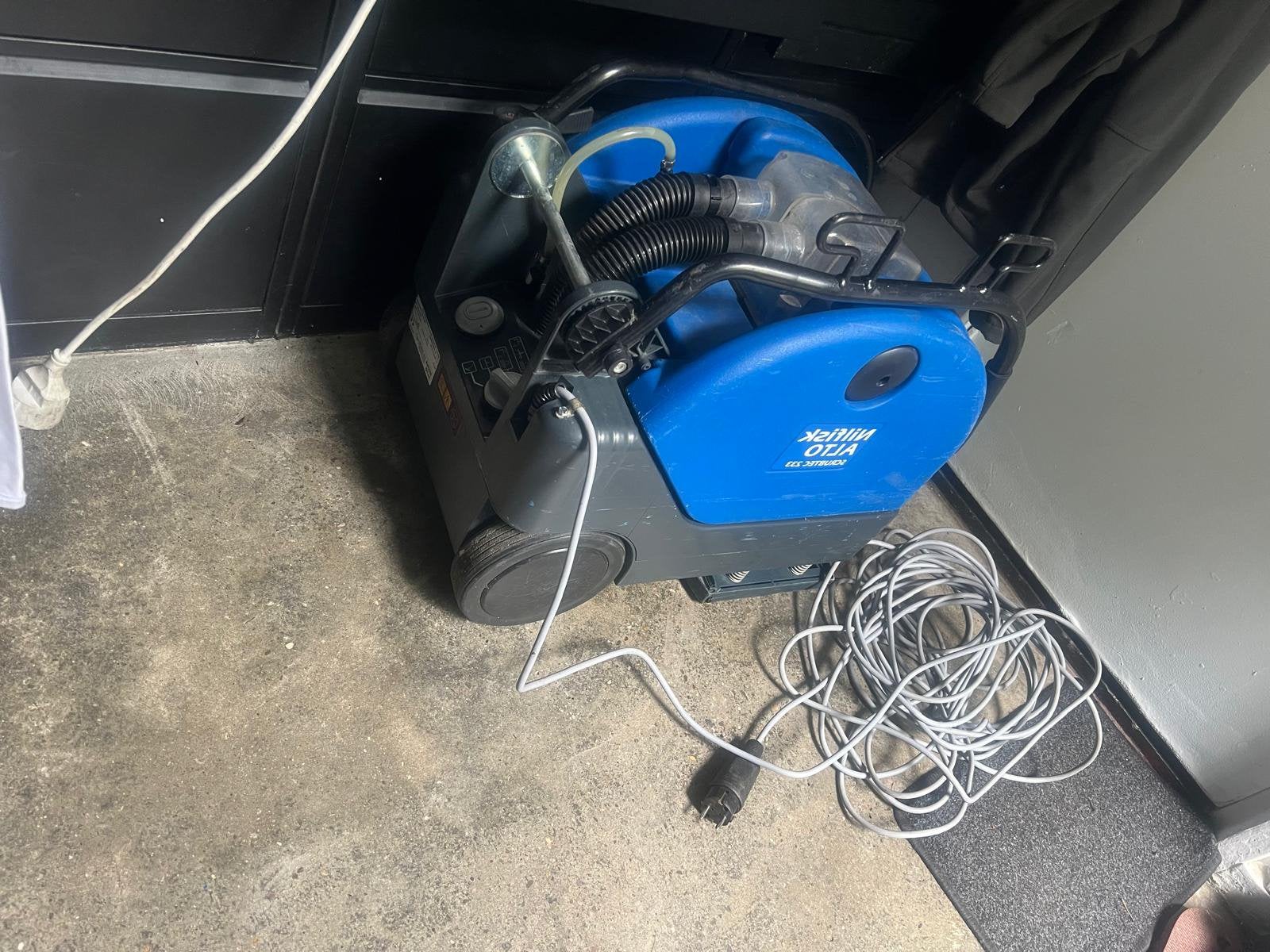 Nilfisk Scrubtec 233  / CA 331 Schrob- en Zuigmachine, Doe-het-zelf en Verbouw, Ophalen of Verzenden, Gebruikt