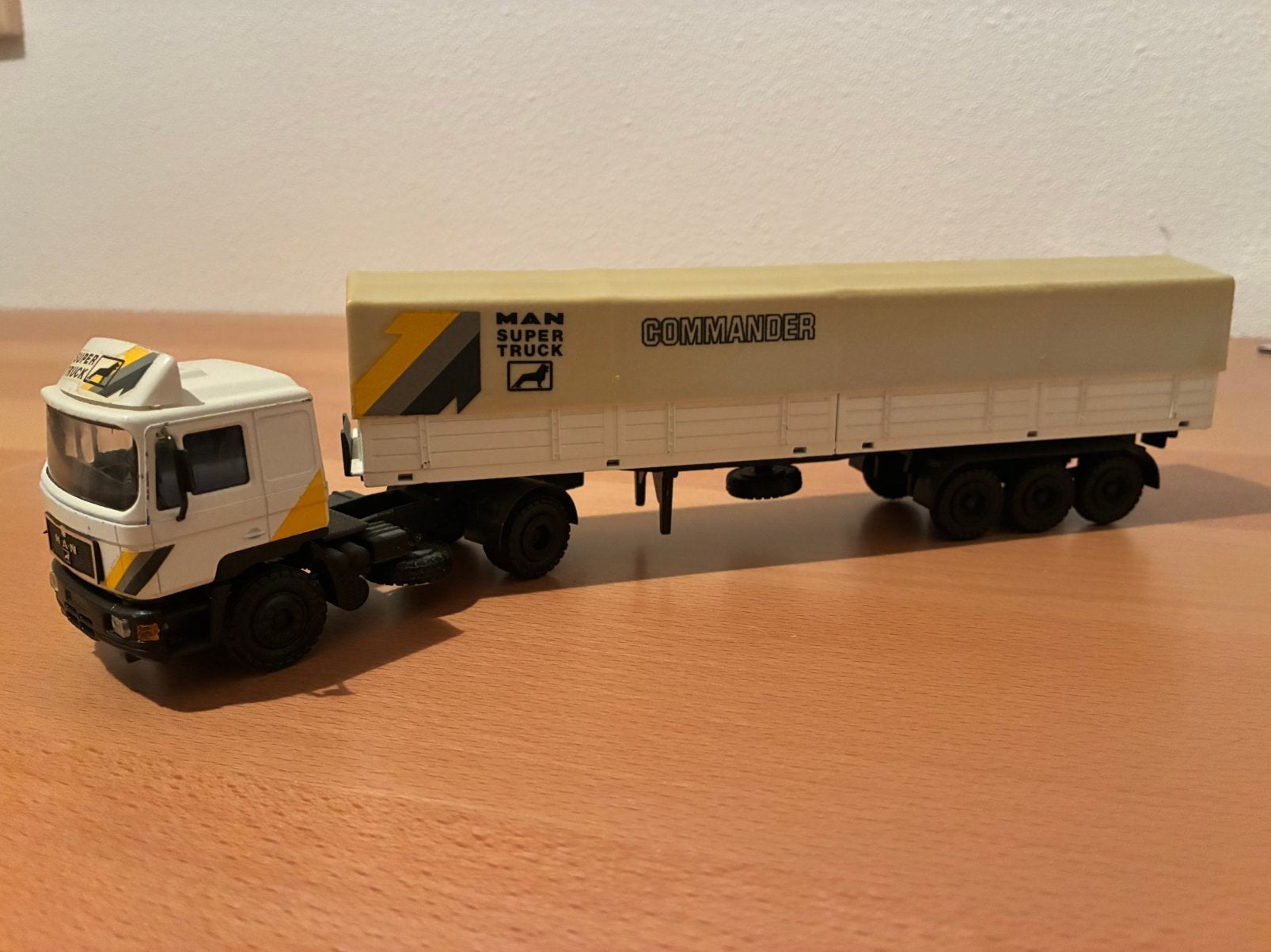 Conrad MAN F2000 Commander, Hobby en Vrije tijd, Modelauto's | 1:50, Ophalen of Verzenden, Zo goed als nieuw, Bus of Vrachtwagen
