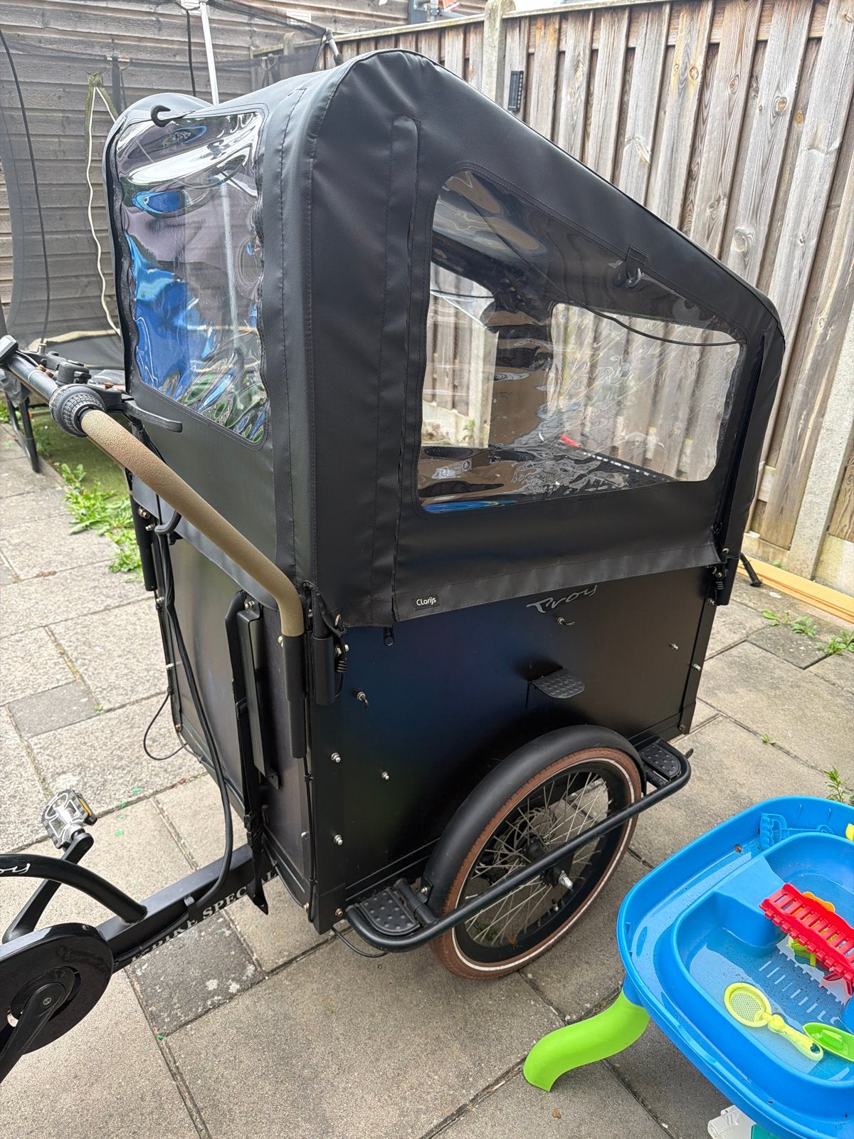 Bakfiets voque Troy met huif -Ideaal om kinderen en goederen, Fietsen en Brommers, 4 kinderen of meer, Gebruikt, Huif, Schijfrem