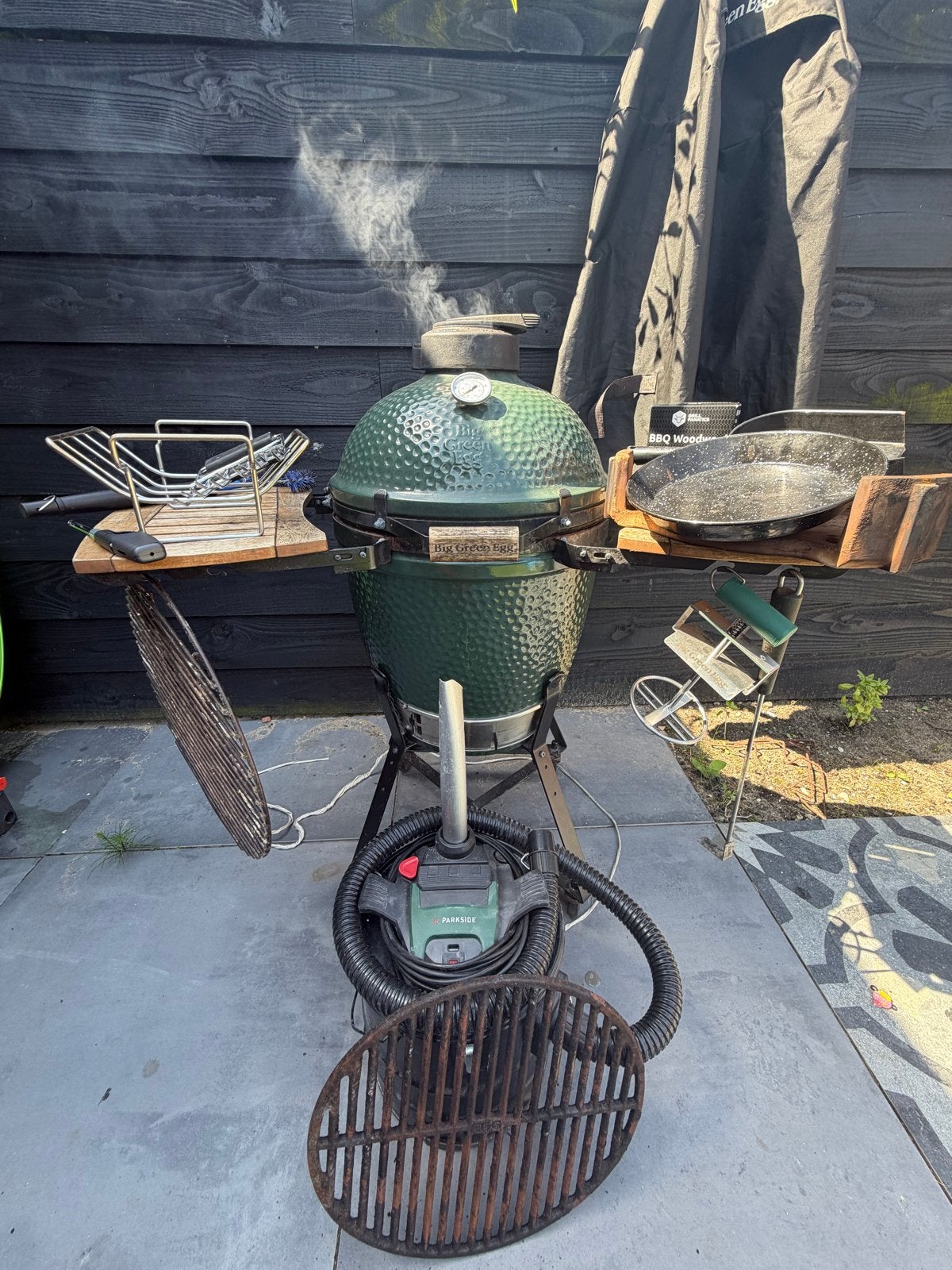 Complete Big Green Egg Medium met veel accessoires, Tuin en Terras, Houtskoolbarbecues, Ophalen, Gebruikt