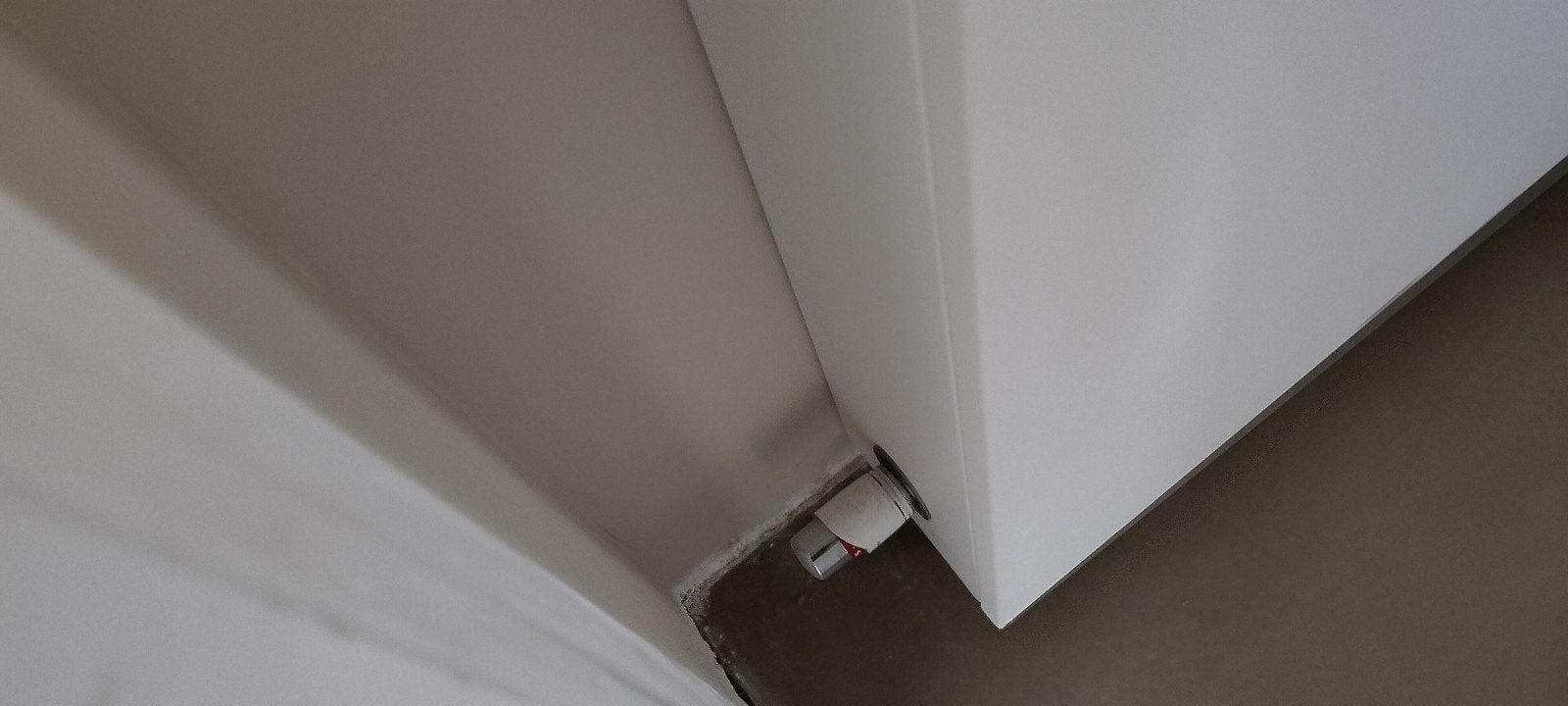 Jaga Strada radiator b90cm-h95cm-d17cm zo goed als nieuw, Doe-het-zelf en Verbouw, Verwarming en Radiatoren, Ophalen, Hoog rendement (Hr)