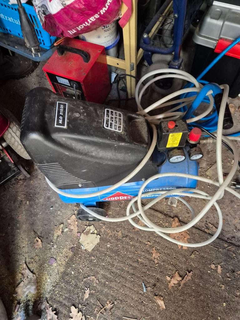 Airpress HL 215/25 Compressor - Gebruikt, Doe-het-zelf en Verbouw, Compressors, Ophalen, Gebruikt, 6 tot 10 bar, Minder dan 200 liter/min