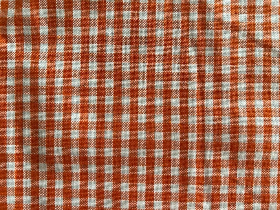 Oranje wit ruitje katoenen lap, Hobby en Vrije tijd, Stoffen en Lappen, Gebruikt, Oranje, Ophalen of Verzenden, 30 tot 120 cm
