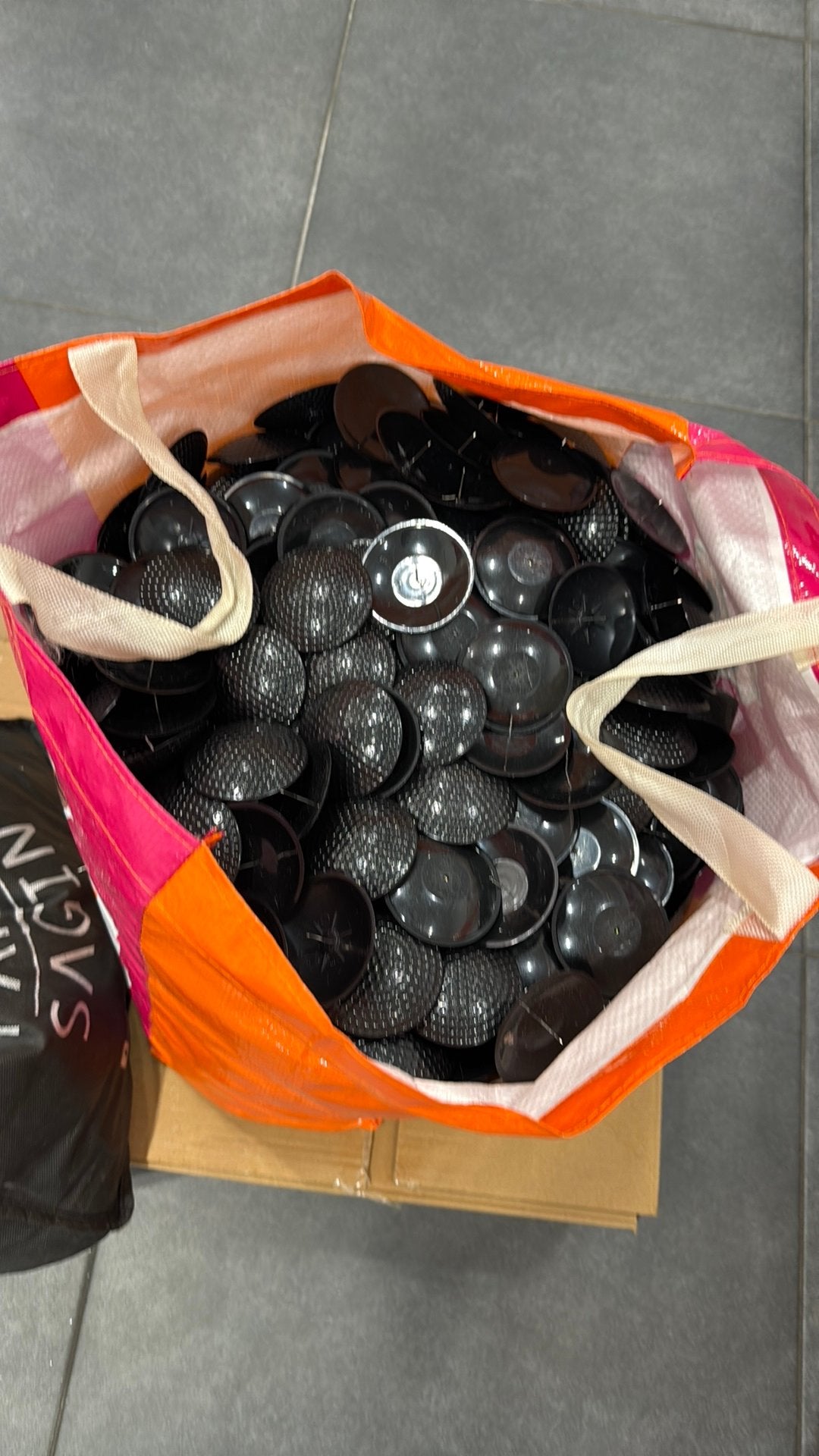 Beveilingspoort met minimaal 2000 labels, Ophalen, Venlo, Zo goed als nieuw, Zebrafashion@hotmail.com
