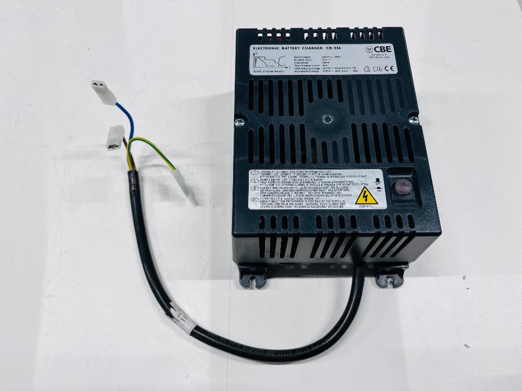 CBE CB-516 Batterijlader 12V 16A voor camper / caravan, Ophalen of Verzenden, Gebruikt
