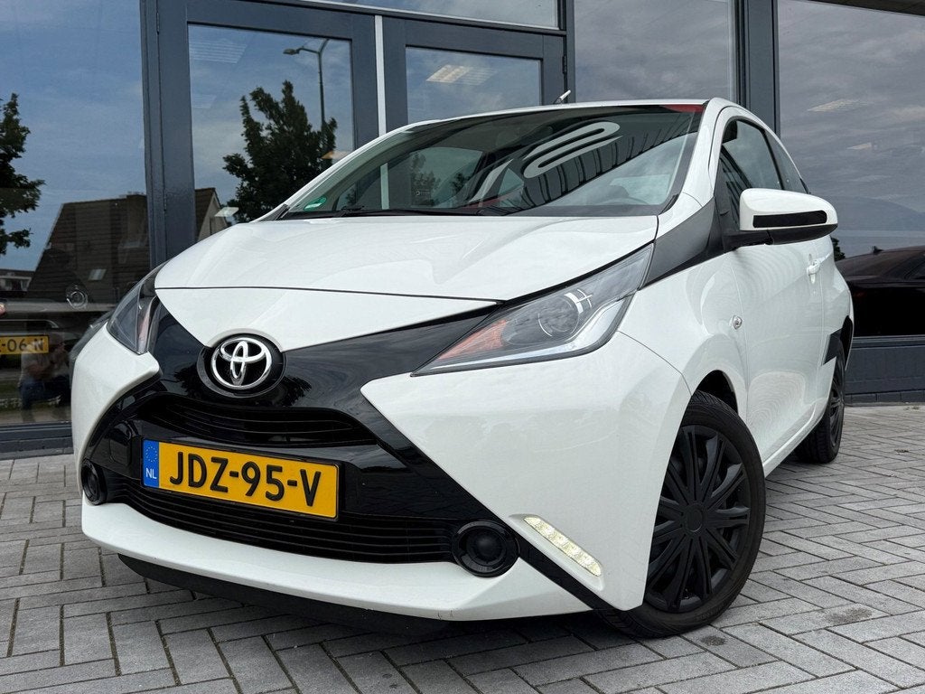 Toyota Aygo 1.0 VVT-i x Airco Nieuwe apk, Auto's, Voorwielaandrijving, Stof, Gebruikt, Wit