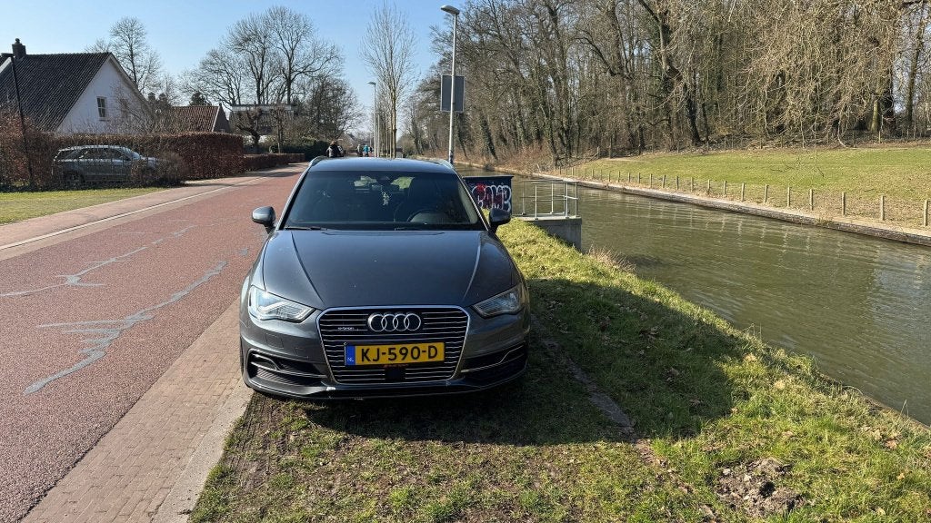 Audi A3  E-tron Phev S Tronic 2015 Grijs, Auto's, 4 cilinders, Electronic Stability Program (ESP), 1395 cc, Grijs