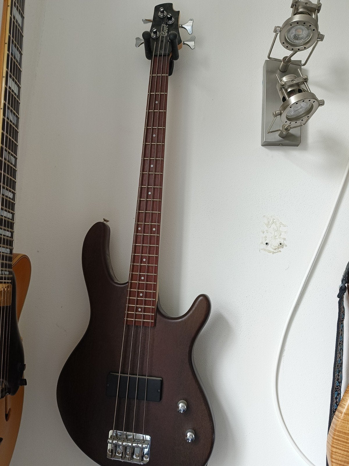 Foto 4 van Cort junior Action  - Elektrische Basgitaar