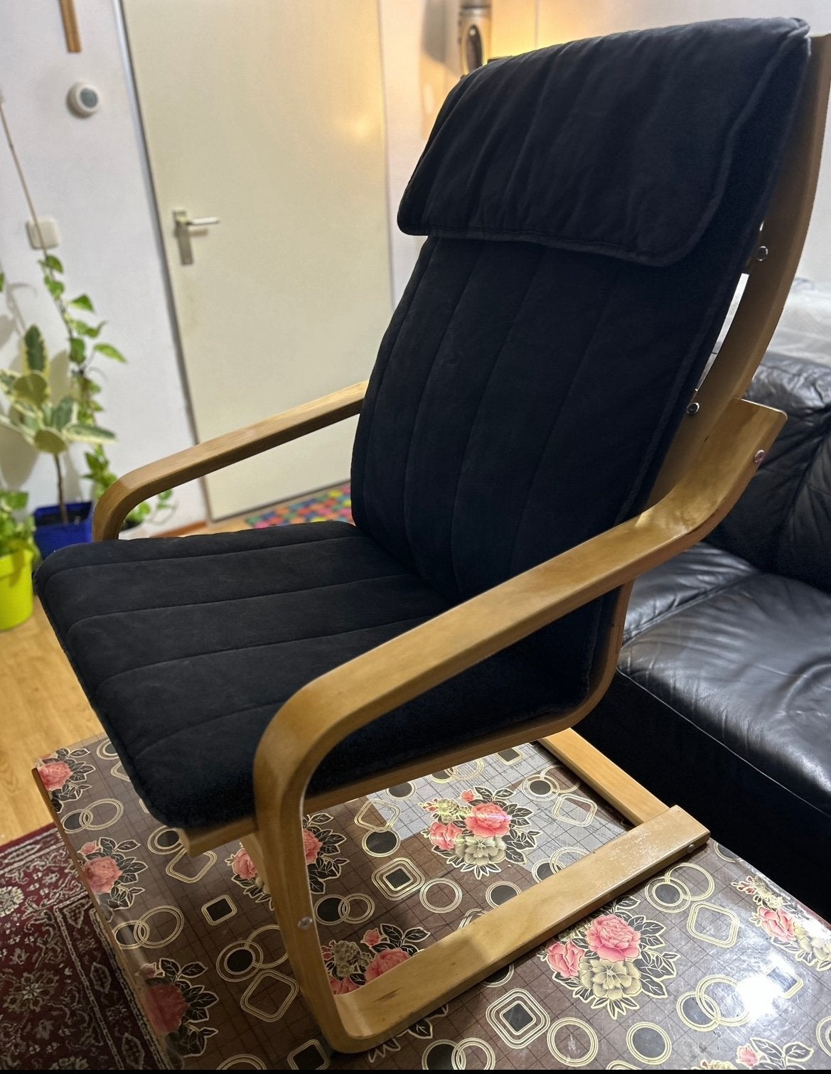 2 X Poang Stoelen met Kussen’s(Z.G.A.N), Huis en Inrichting, Ophalen, Zo goed als nieuw, 75 tot 100 cm, 50 tot 75 cm