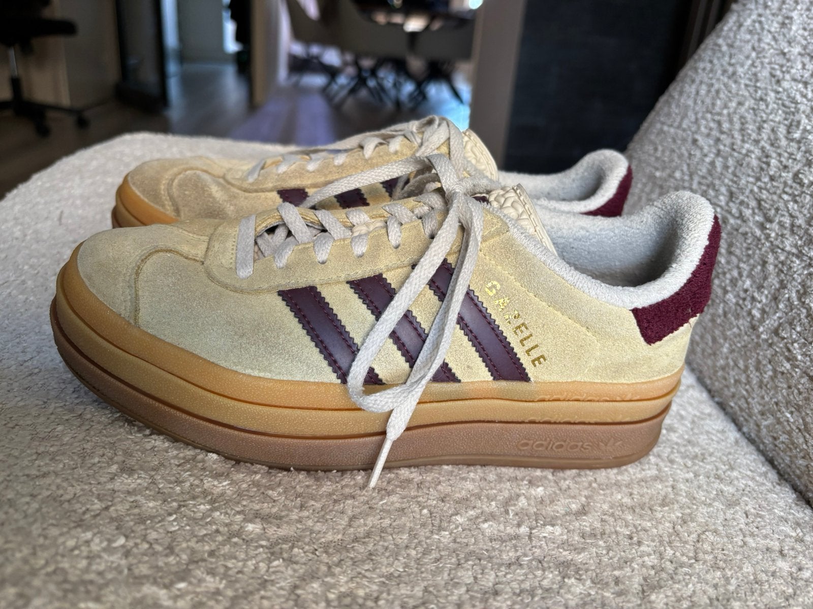 Adidas Gazelle Bold, Ophalen of Verzenden, Zo goed als nieuw, Geel, Sneakers of Gympen