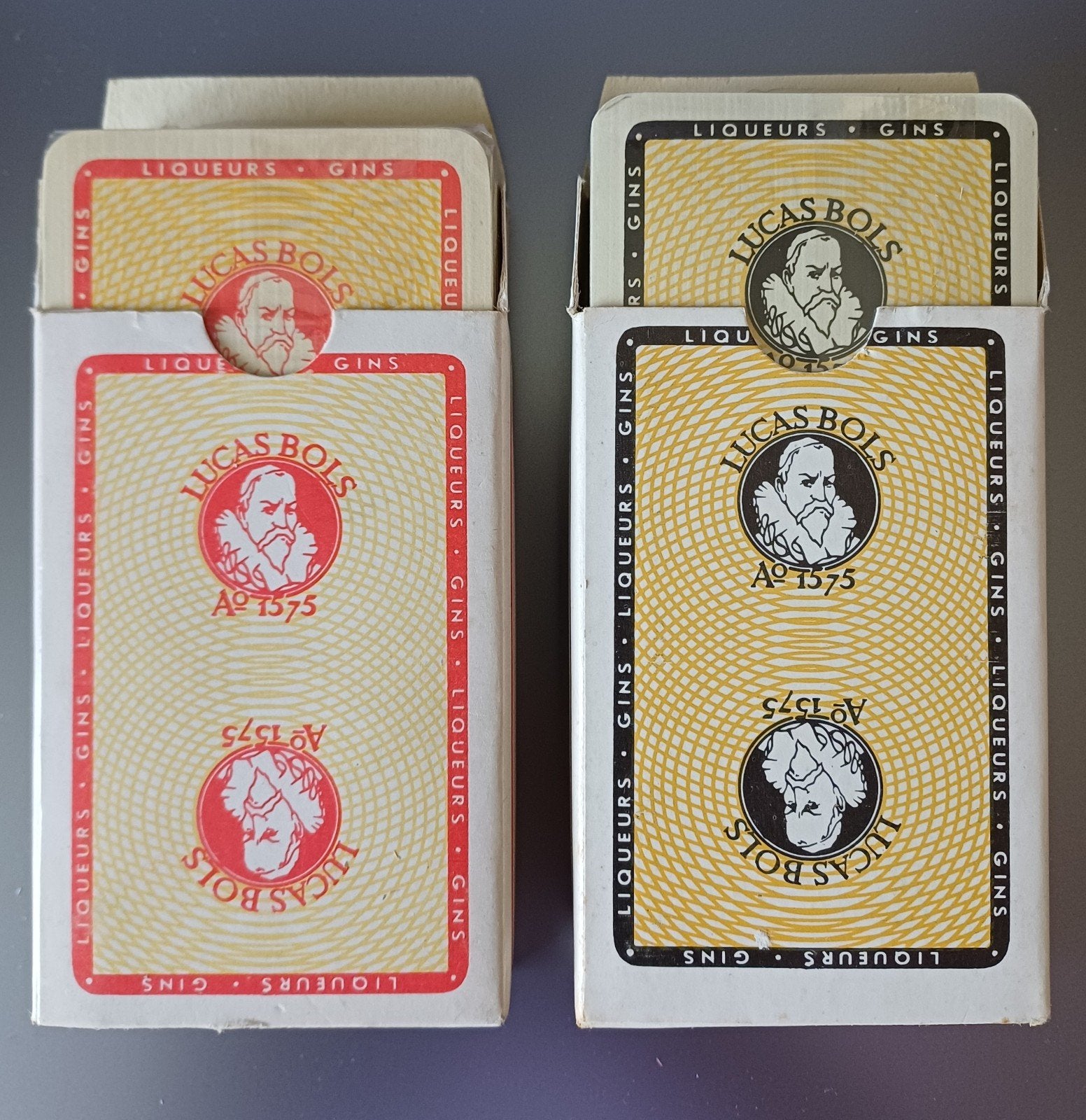 2 sets Lucas Bols speelkaarten - Nieuw in cellofaan, Ophalen of Verzenden, Nieuw