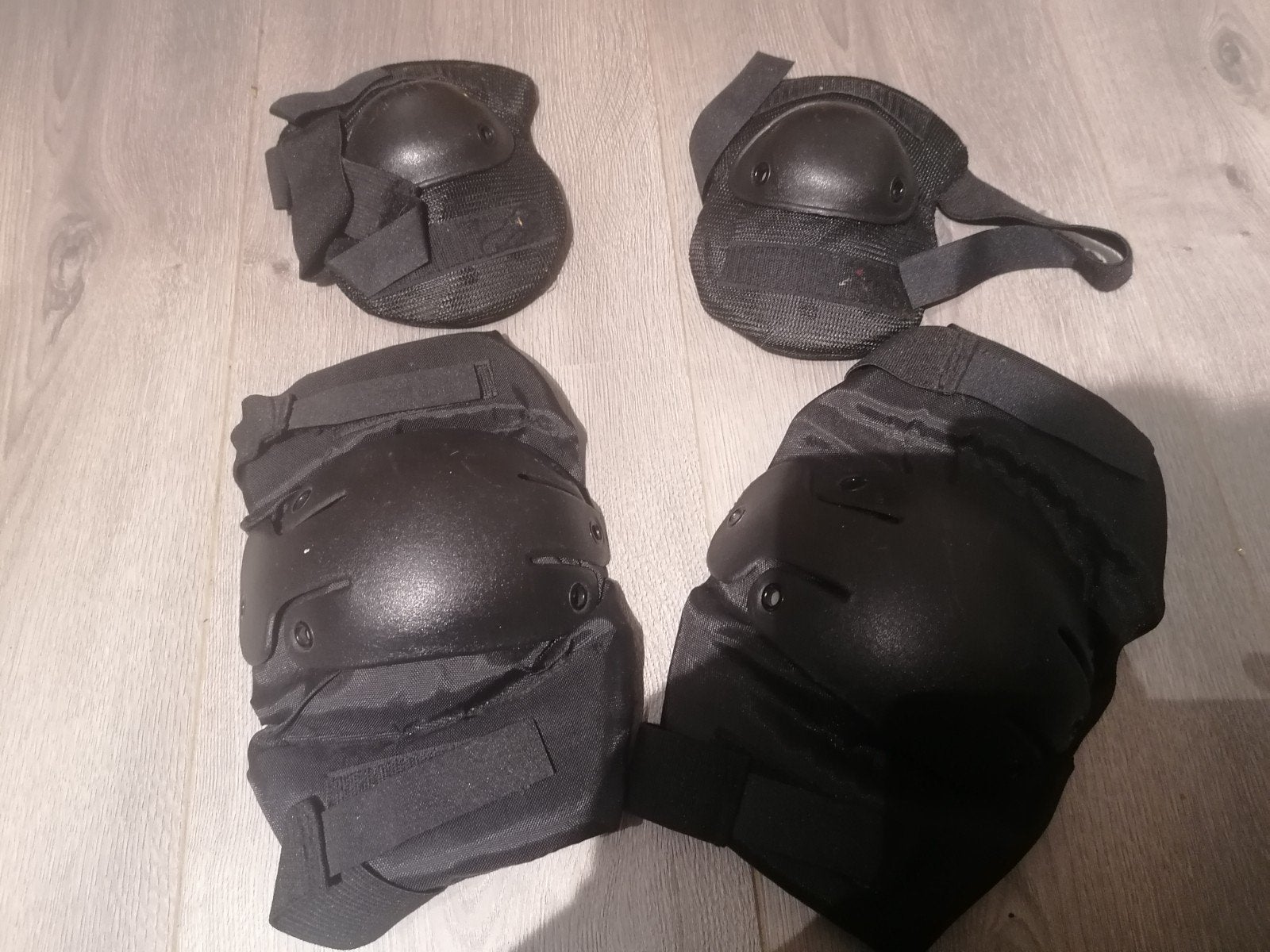 Beschermset inline skaten - Knie- en elleboogbeschermers, Ophalen of Verzenden, Zo goed als nieuw, Bescherming