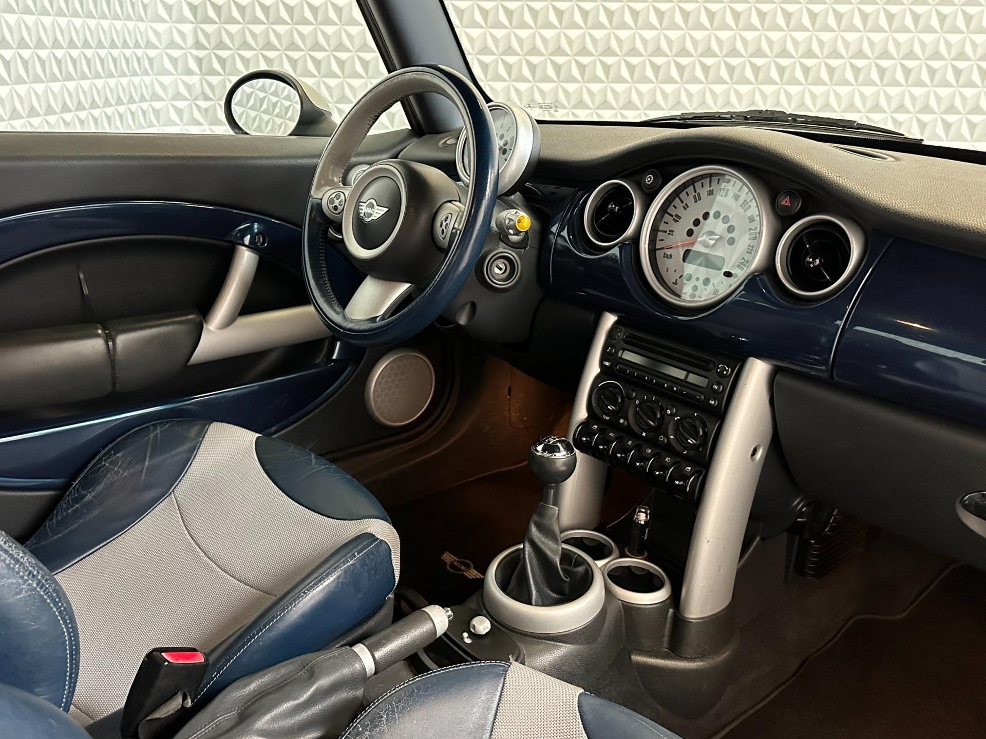 Mini Mini 1.6 Cooper Checkmate Airconditioning + half leder, Auto's, Voorwielaandrijving, Gebruikt, 4 cilinders, Bedrijf