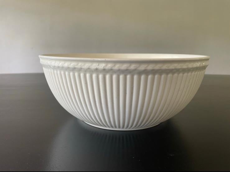 4 saladeschalen van Wedgwood Edme Plain 25 cm, Huis en Inrichting, Verzenden, Overige typen, Zo goed als nieuw, Wedgwood