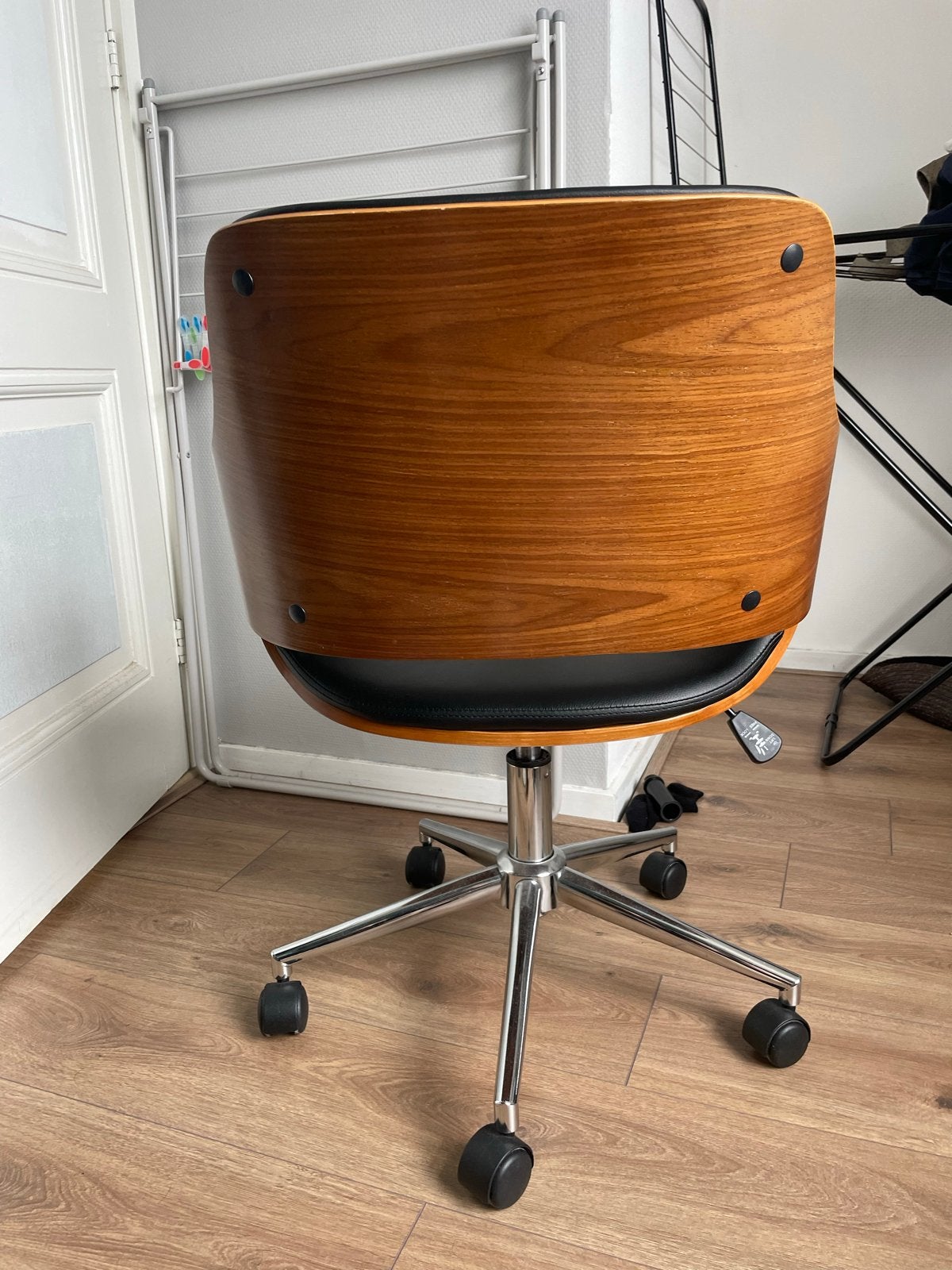 Foto 5 van Walnoothouten Bureaustoelen 2stuks - Zwart Leer