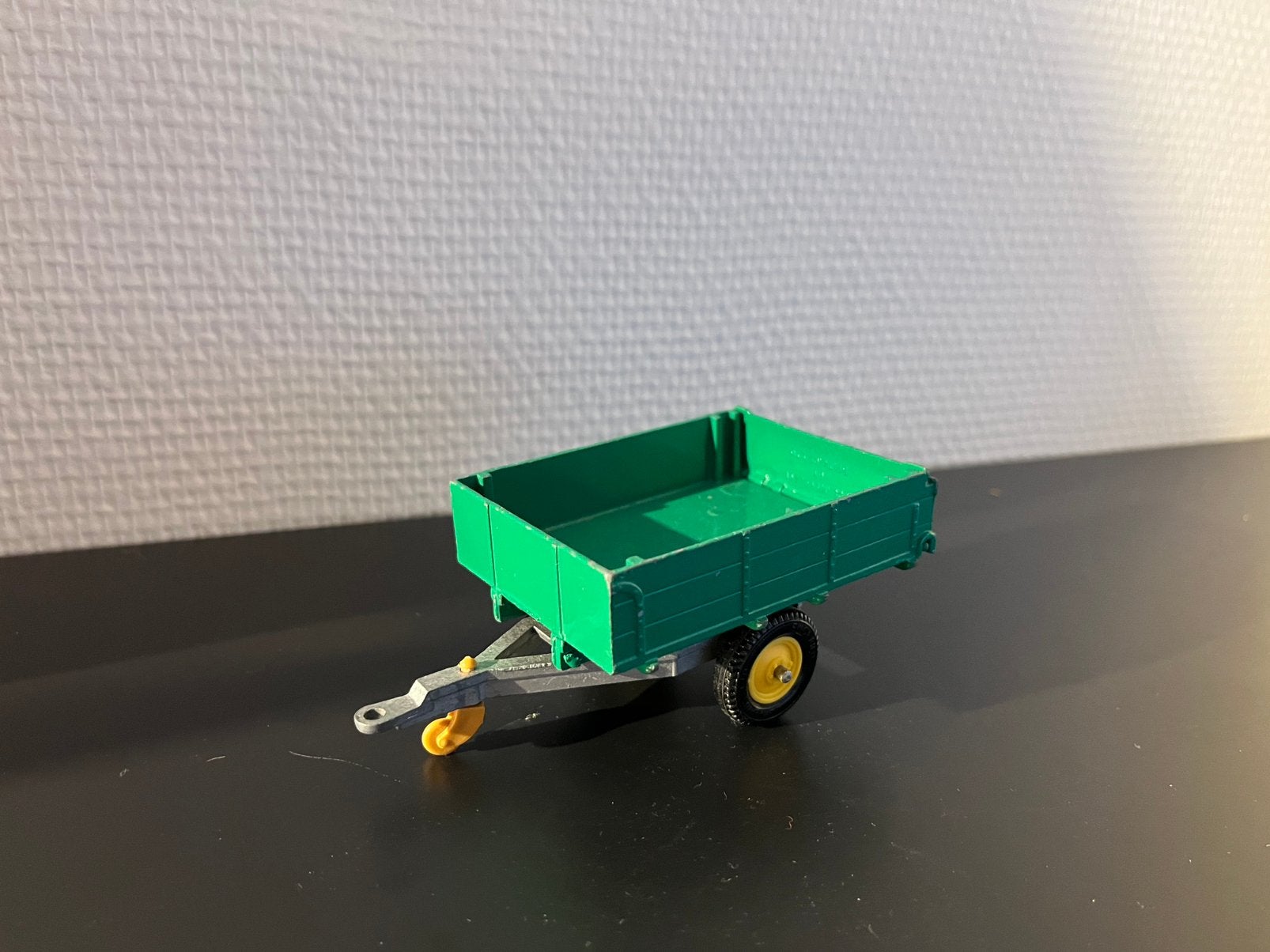 Kiepertje britains 1:32, Ophalen of Verzenden, Zo goed als nieuw, Tractor of Landbouw, Britains